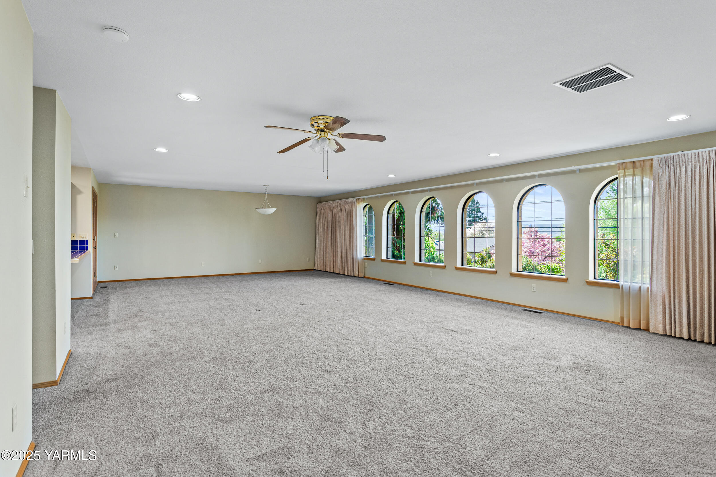 Yakima, Washington 98908, United States, 3 Bedrooms Bedrooms, ,3 BathroomsBathrooms,Residential,Active,122362