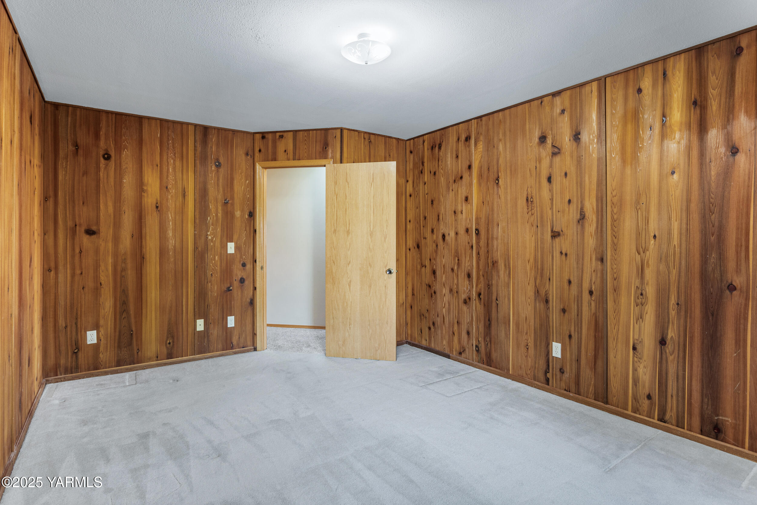 Yakima, Washington 98908, United States, 3 Bedrooms Bedrooms, ,3 BathroomsBathrooms,Residential,Active,122362