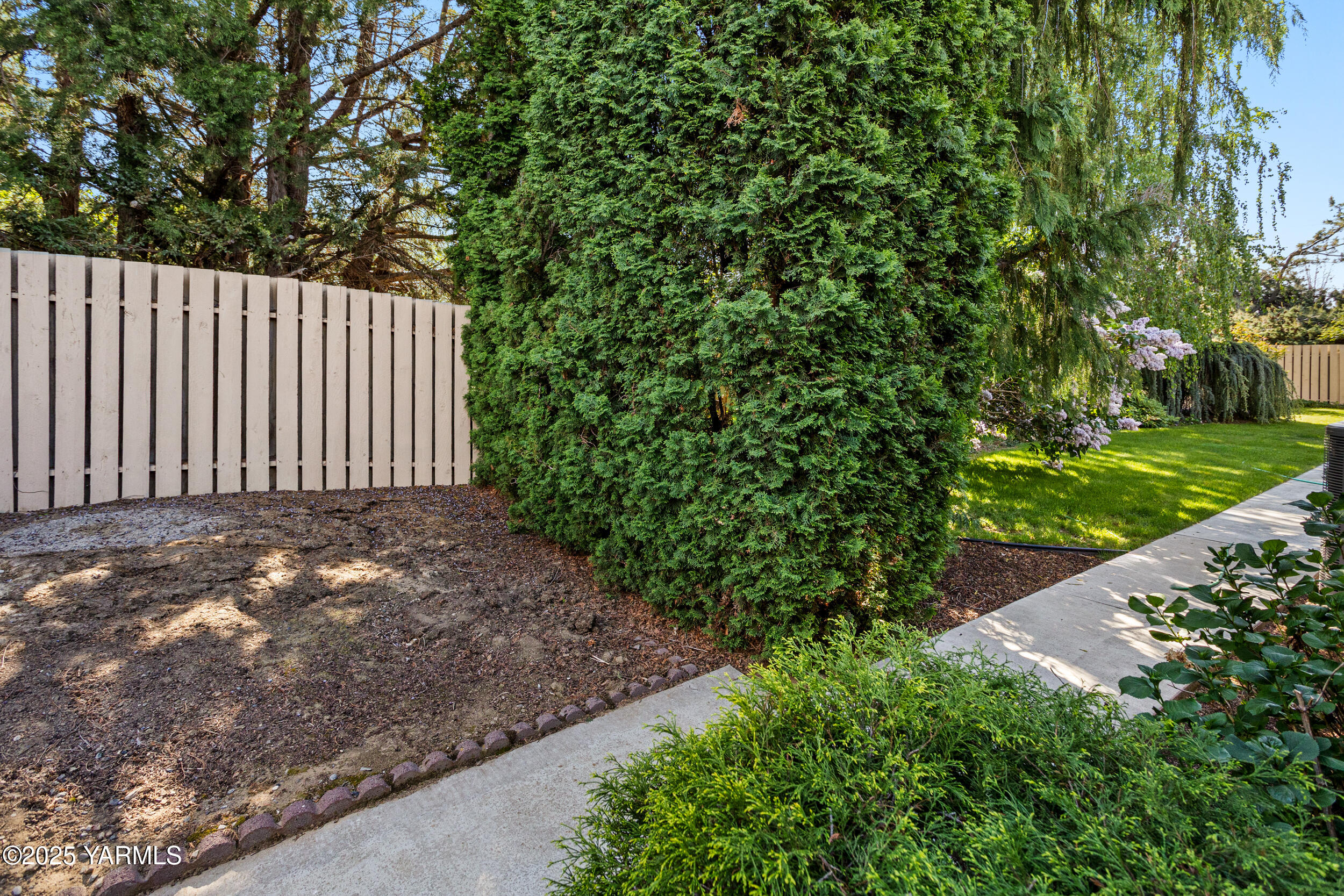 Yakima, Washington 98908, United States, 3 Bedrooms Bedrooms, ,3 BathroomsBathrooms,Residential,Active,122362