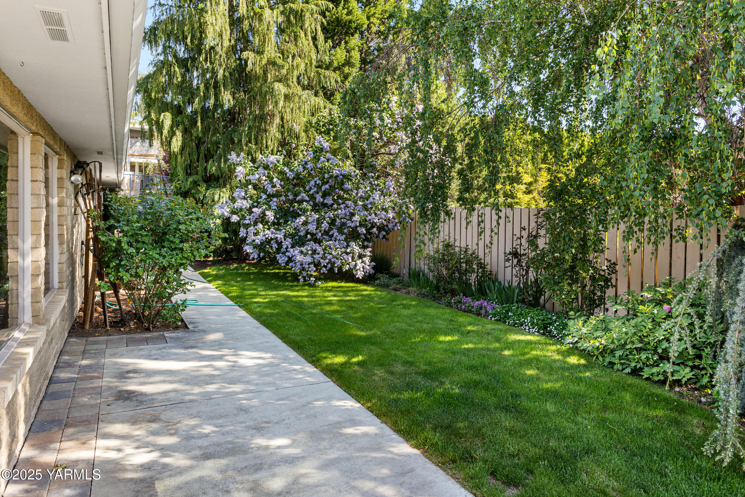 Yakima, Washington 98908, United States, 3 Bedrooms Bedrooms, ,3 BathroomsBathrooms,Residential,Active,122362