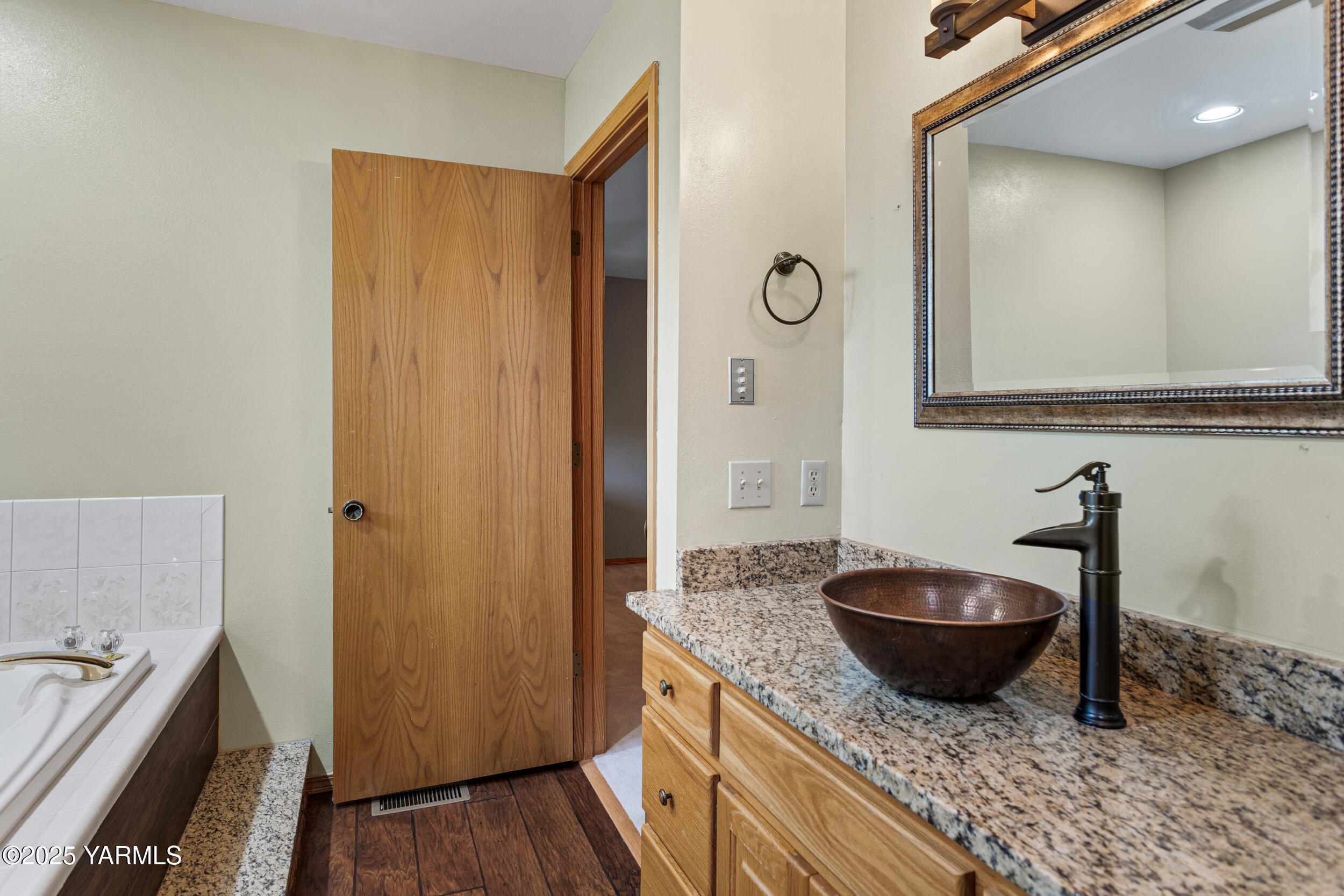 Yakima, Washington 98908, United States, 3 Bedrooms Bedrooms, ,3 BathroomsBathrooms,Residential,Active,122362