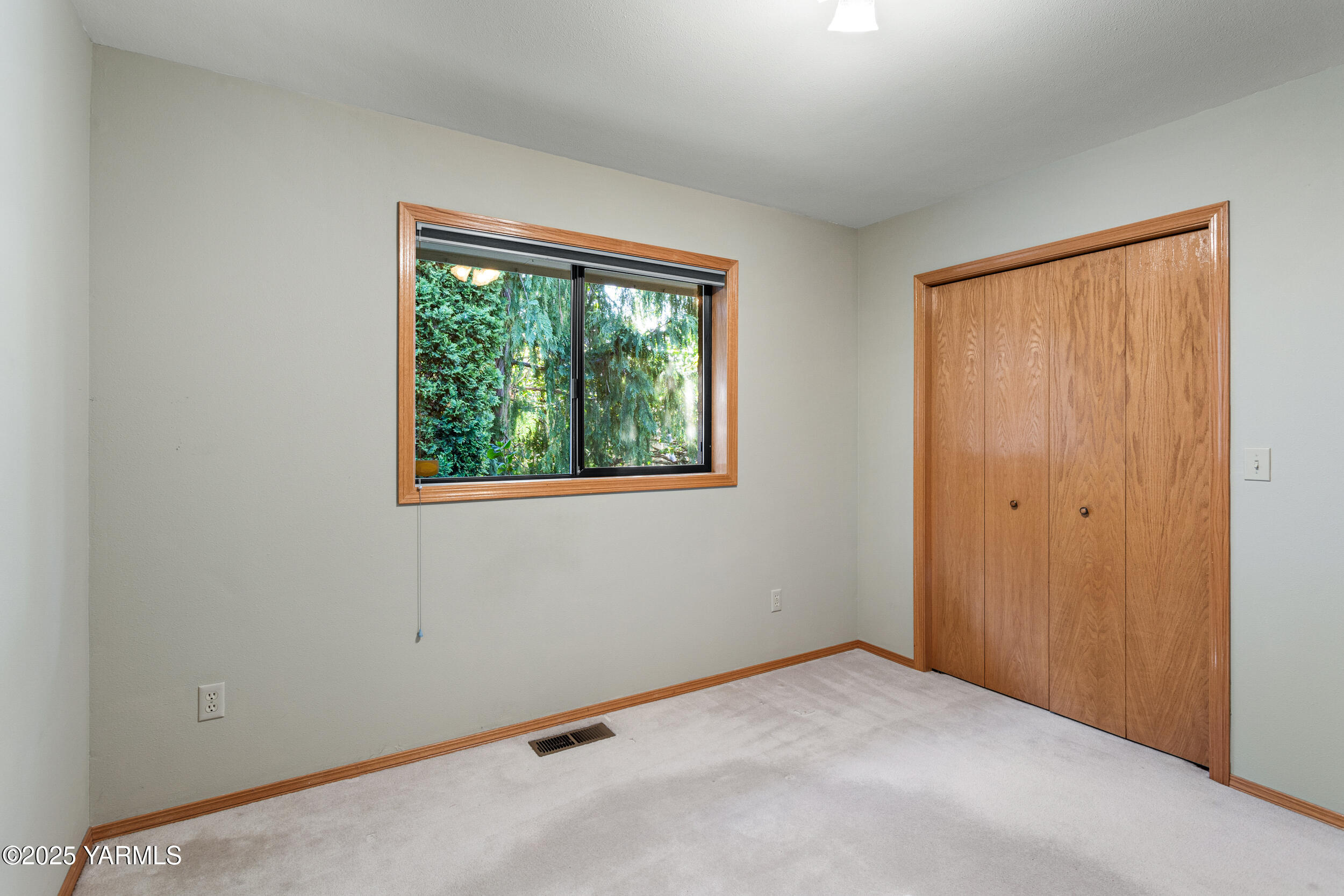 Yakima, Washington 98908, United States, 3 Bedrooms Bedrooms, ,3 BathroomsBathrooms,Residential,Active,122362