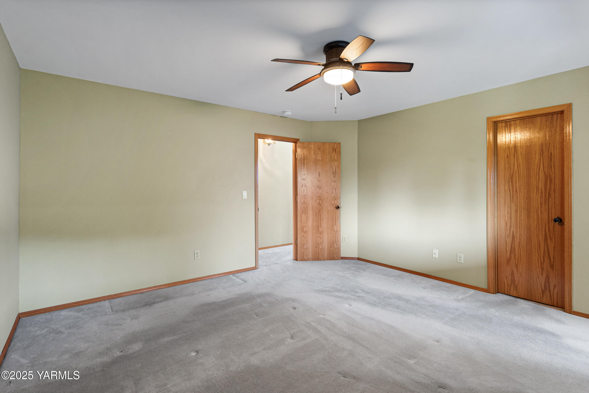 Yakima, Washington 98908, United States, 3 Bedrooms Bedrooms, ,3 BathroomsBathrooms,Residential,Active,122362