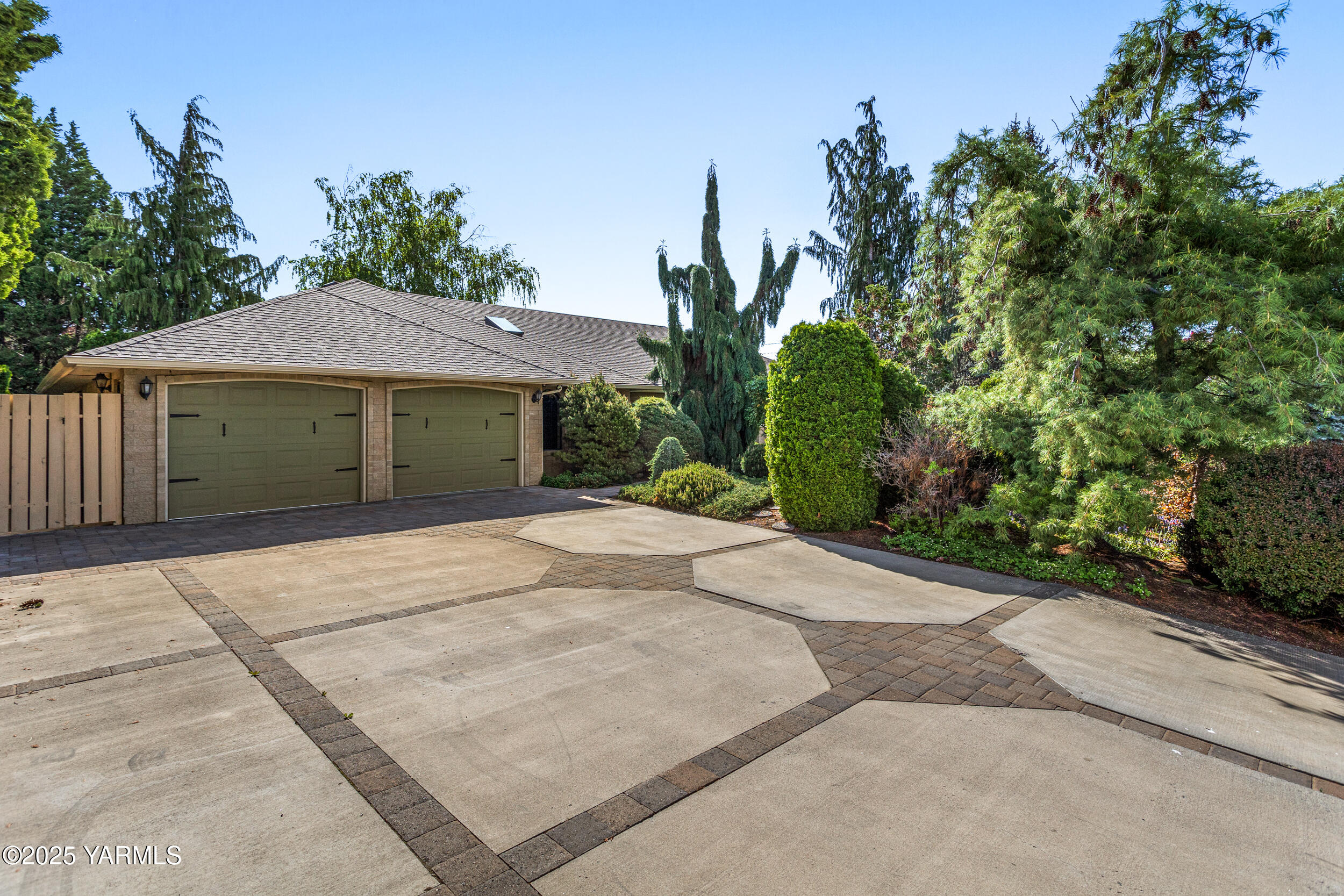 Yakima, Washington 98908, United States, 3 Bedrooms Bedrooms, ,3 BathroomsBathrooms,Residential,Active,122362