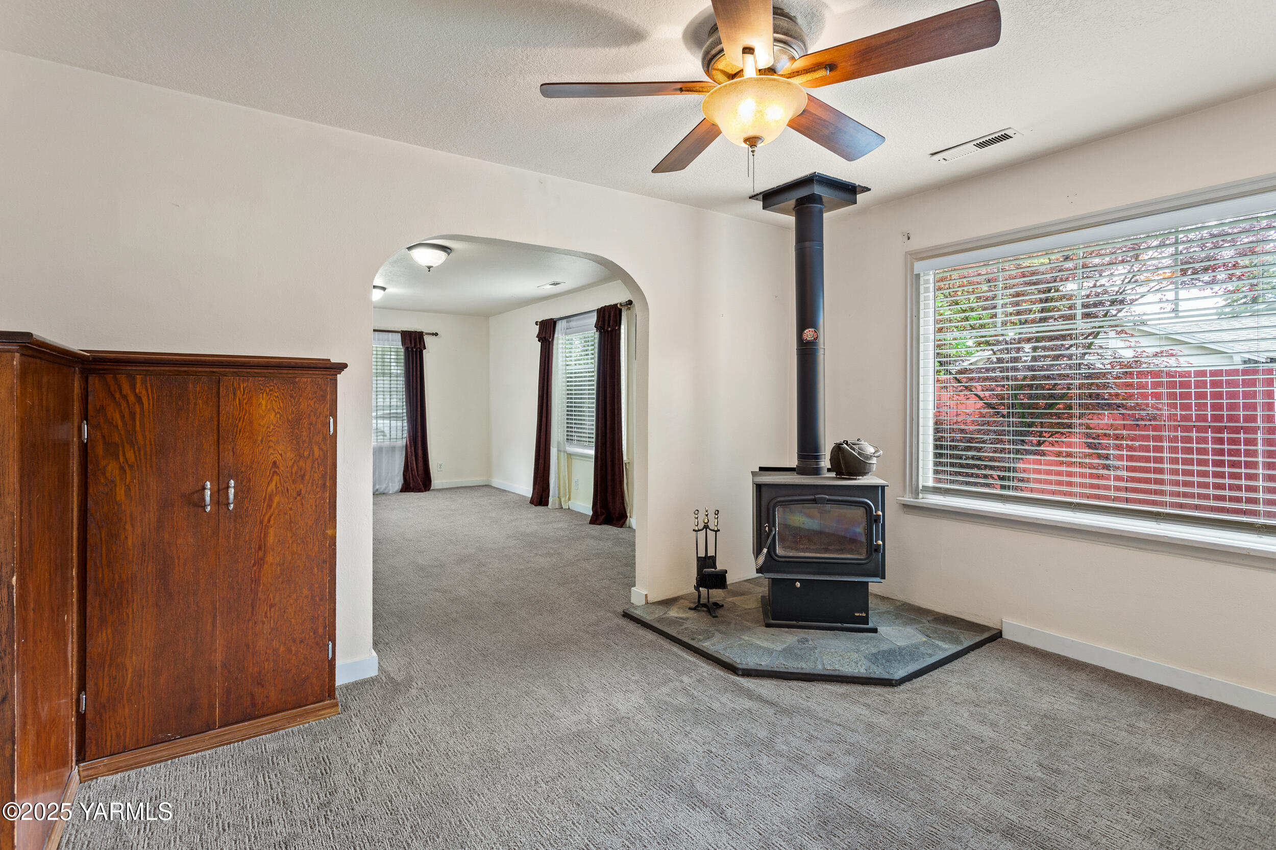 Yakima, Washington 98902, United States, 4 Bedrooms Bedrooms, ,2 BathroomsBathrooms,Residential,Pending,135668