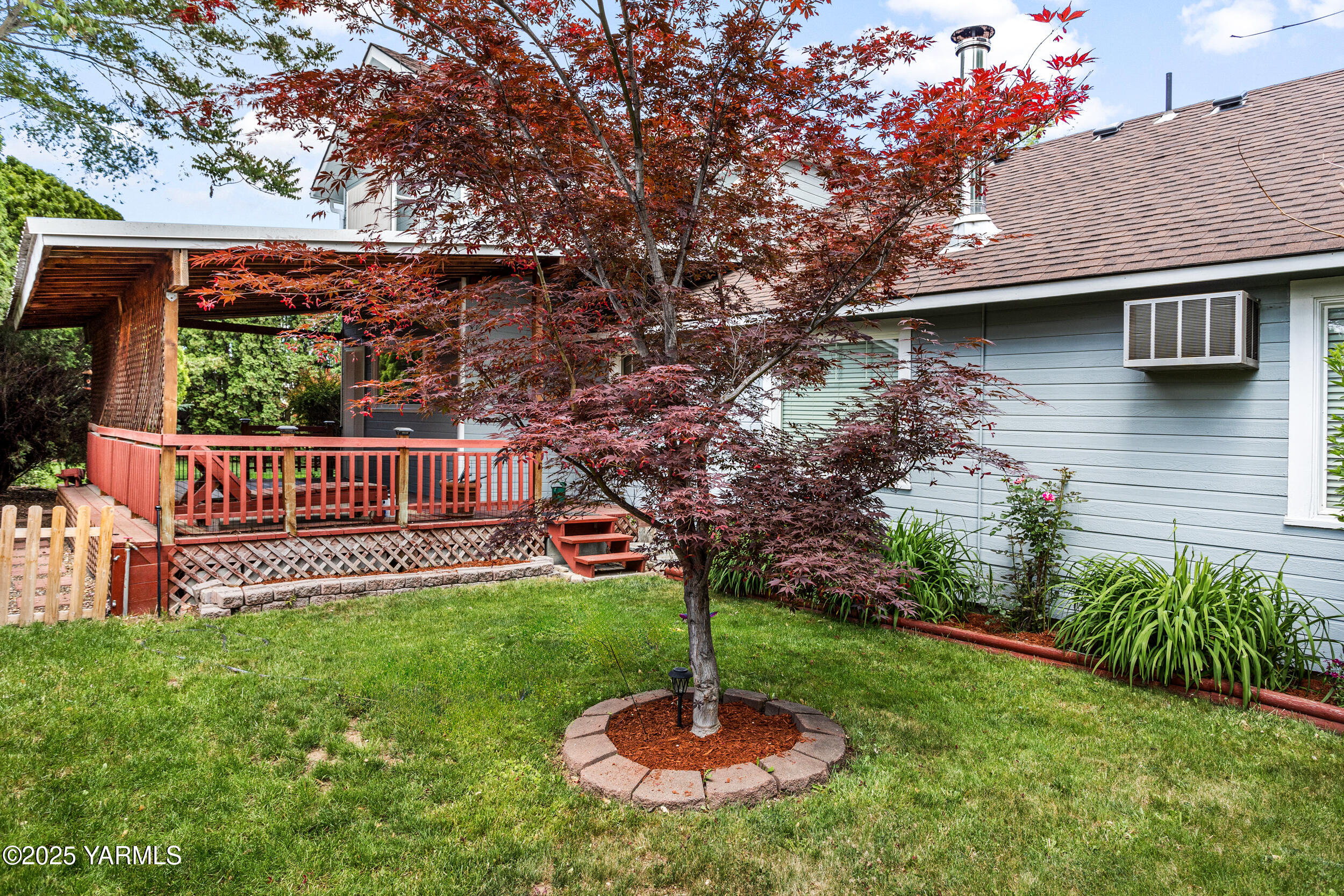 Yakima, Washington 98902, United States, 4 Bedrooms Bedrooms, ,2 BathroomsBathrooms,Residential,Pending,135668