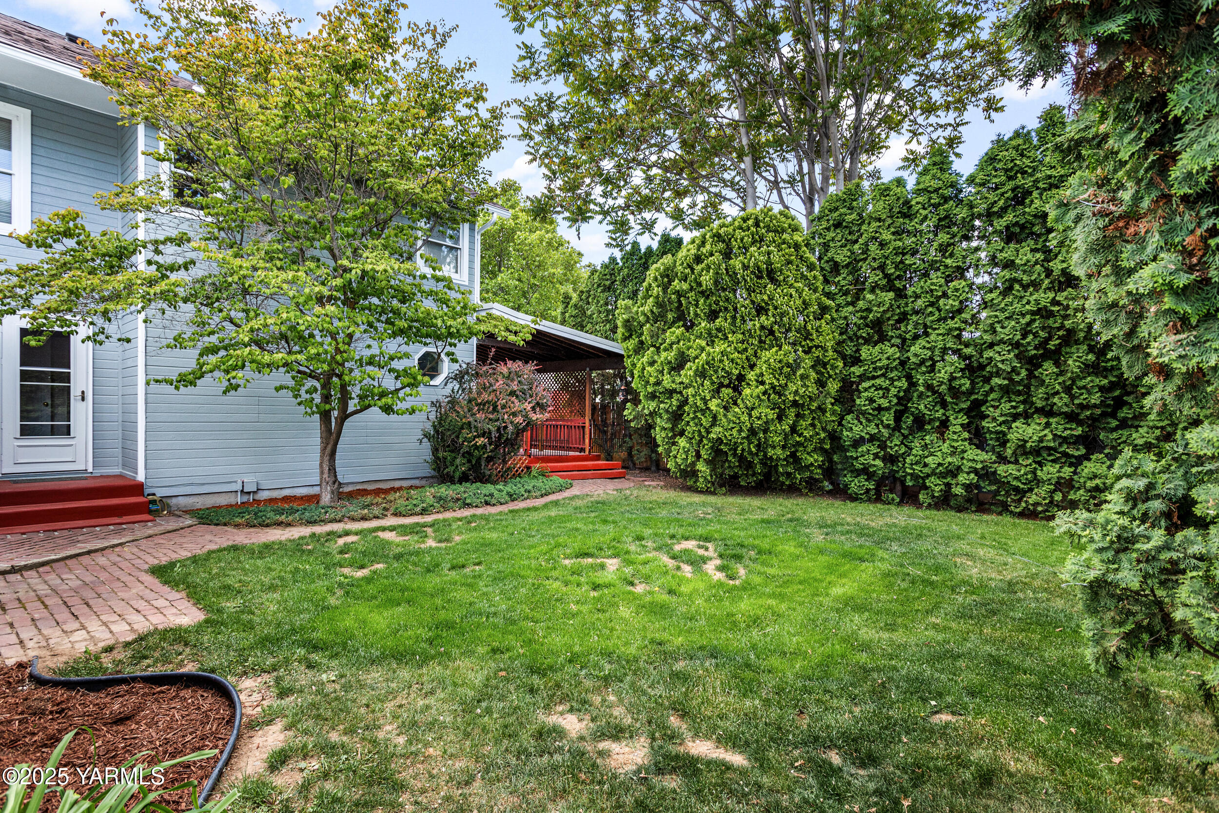 Yakima, Washington 98902, United States, 4 Bedrooms Bedrooms, ,2 BathroomsBathrooms,Residential,Pending,135668