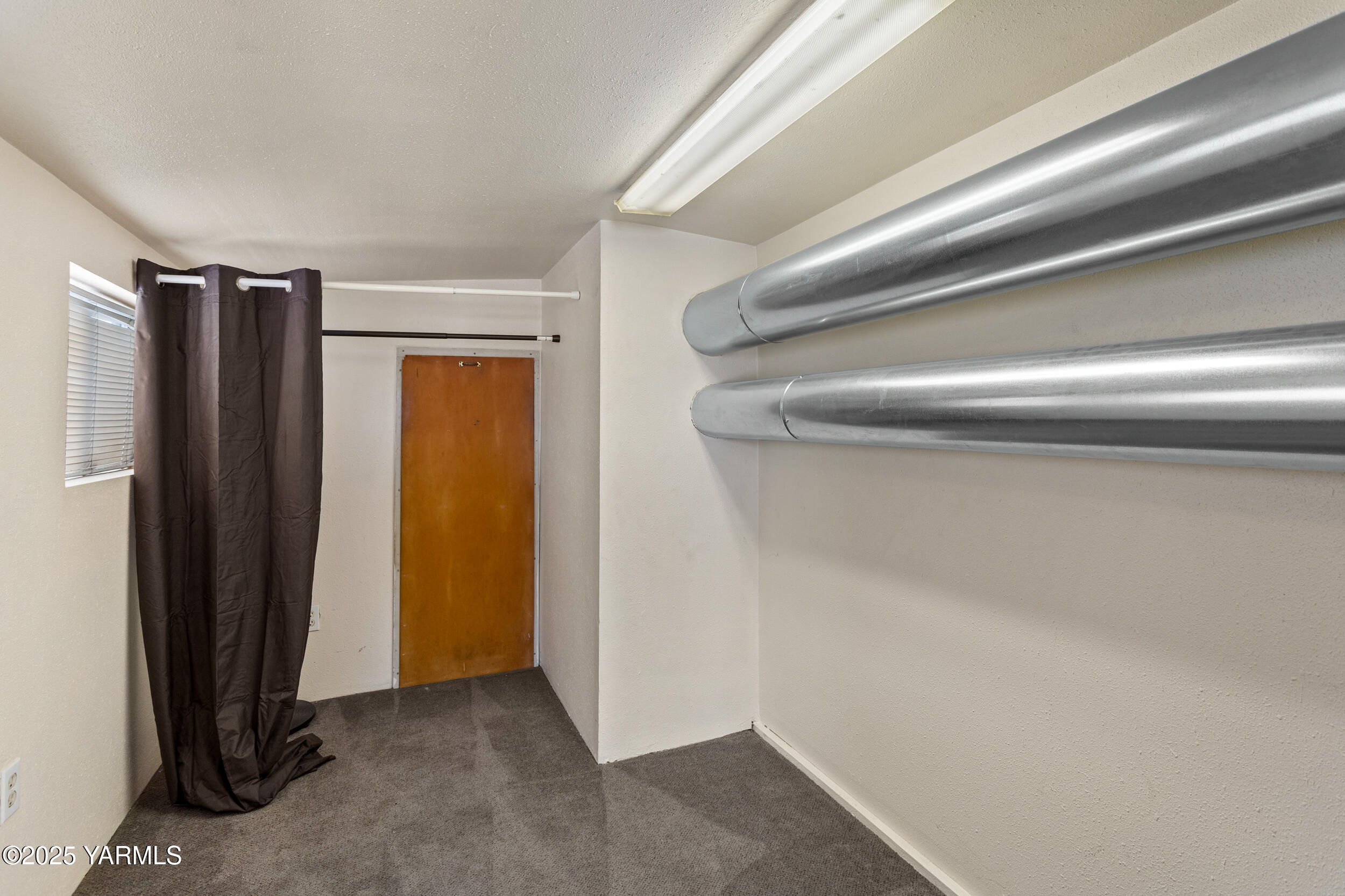 Yakima, Washington 98902, United States, 4 Bedrooms Bedrooms, ,2 BathroomsBathrooms,Residential,Pending,135668