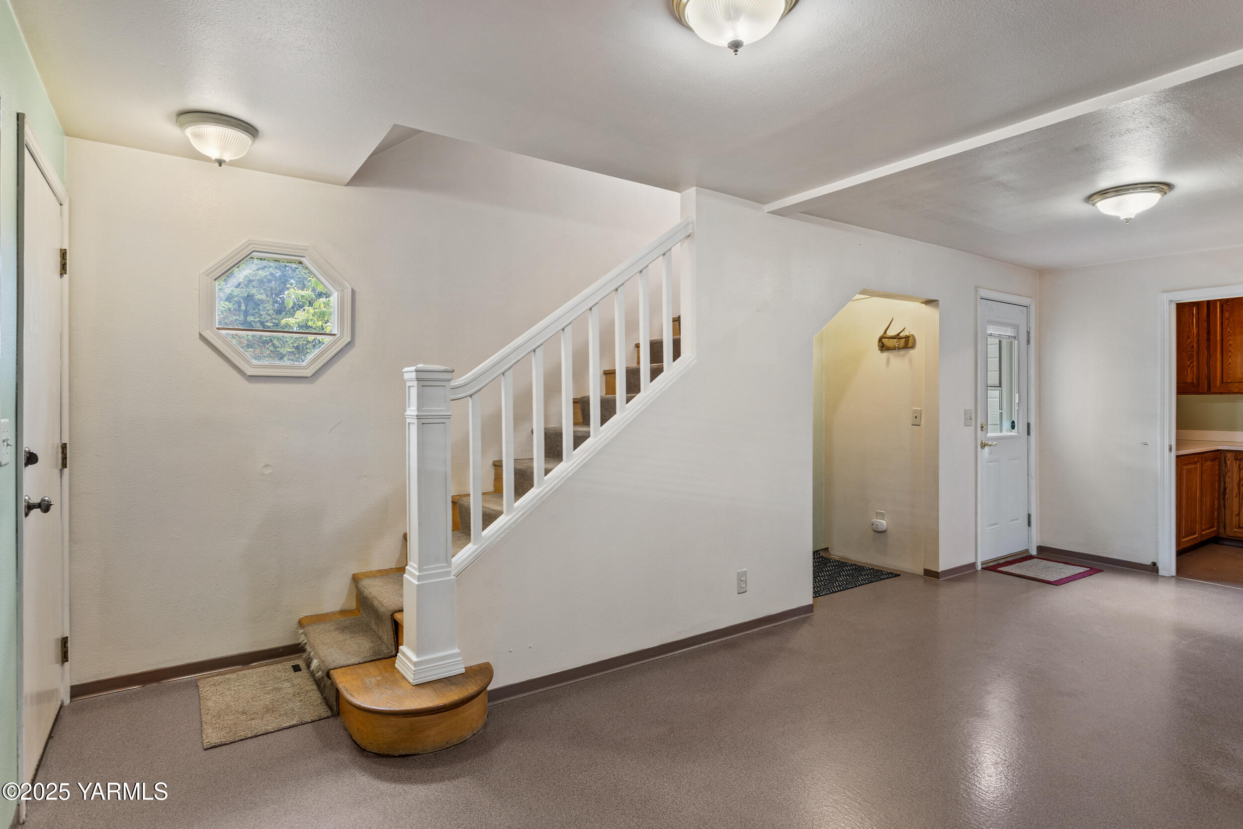 Yakima, Washington 98902, United States, 4 Bedrooms Bedrooms, ,2 BathroomsBathrooms,Residential,Pending,135668