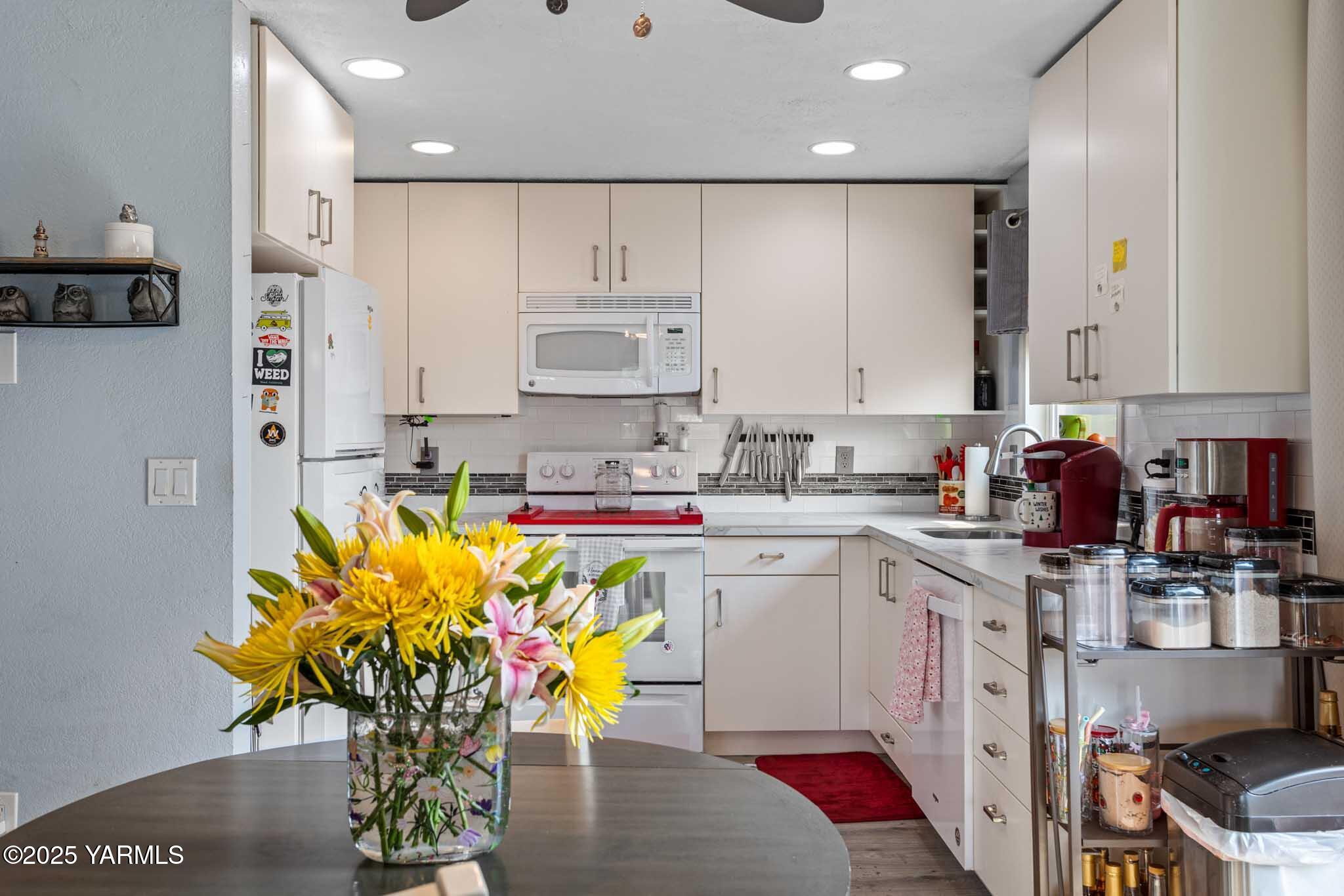 Yakima, Washington 98908, United States, 3 Bedrooms Bedrooms, ,2 BathroomsBathrooms,Residential,Active,205883