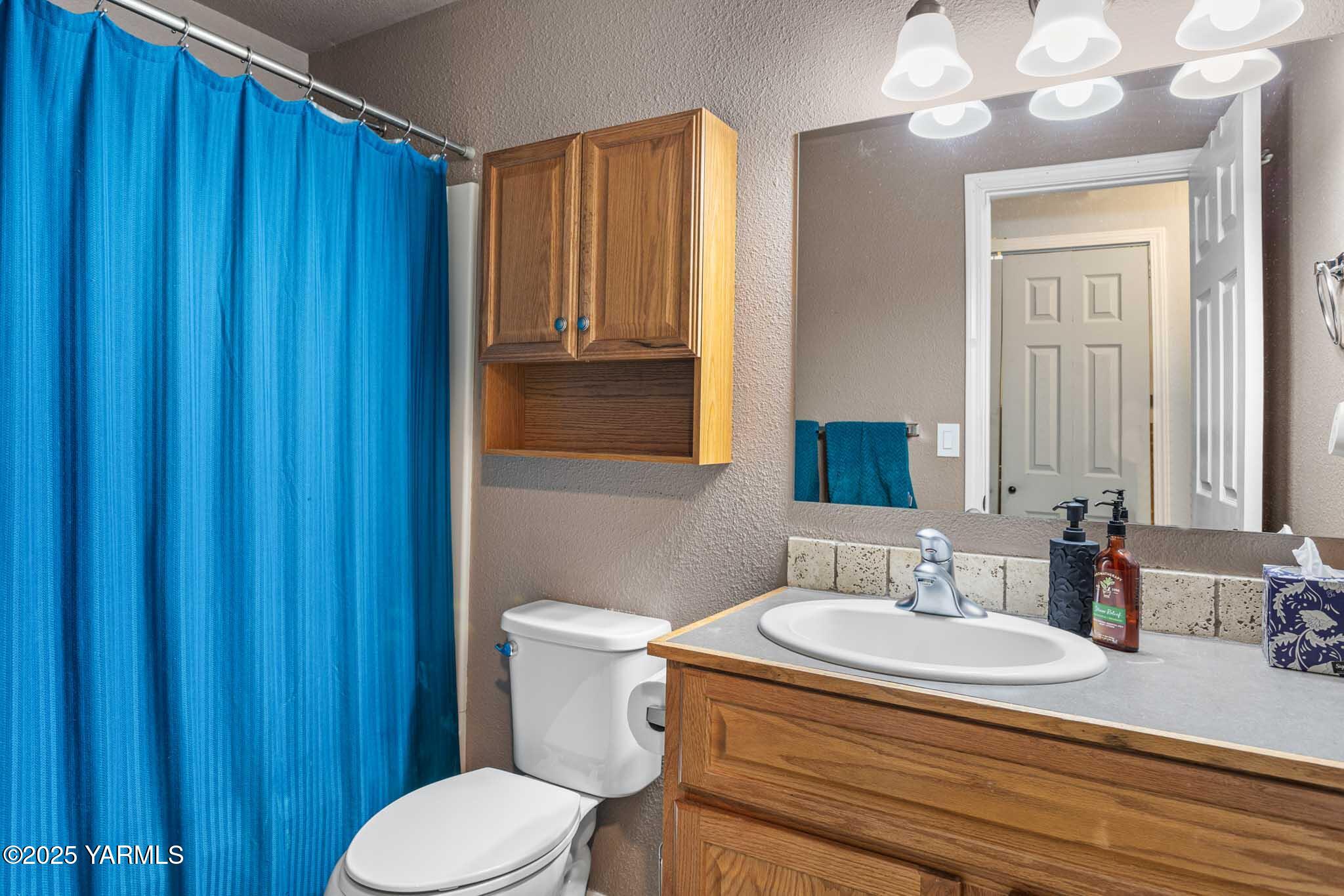 Yakima, Washington 98908, United States, 3 Bedrooms Bedrooms, ,2 BathroomsBathrooms,Residential,Active,205883