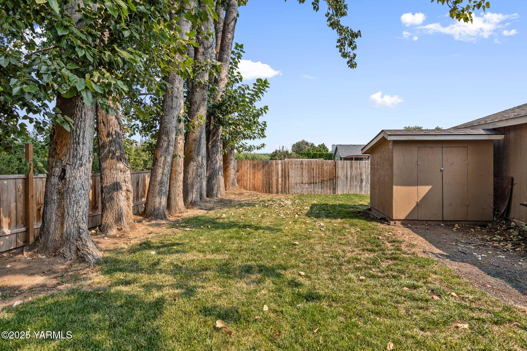 Yakima, Washington 98908, United States, 3 Bedrooms Bedrooms, ,2 BathroomsBathrooms,Residential,Active,205883