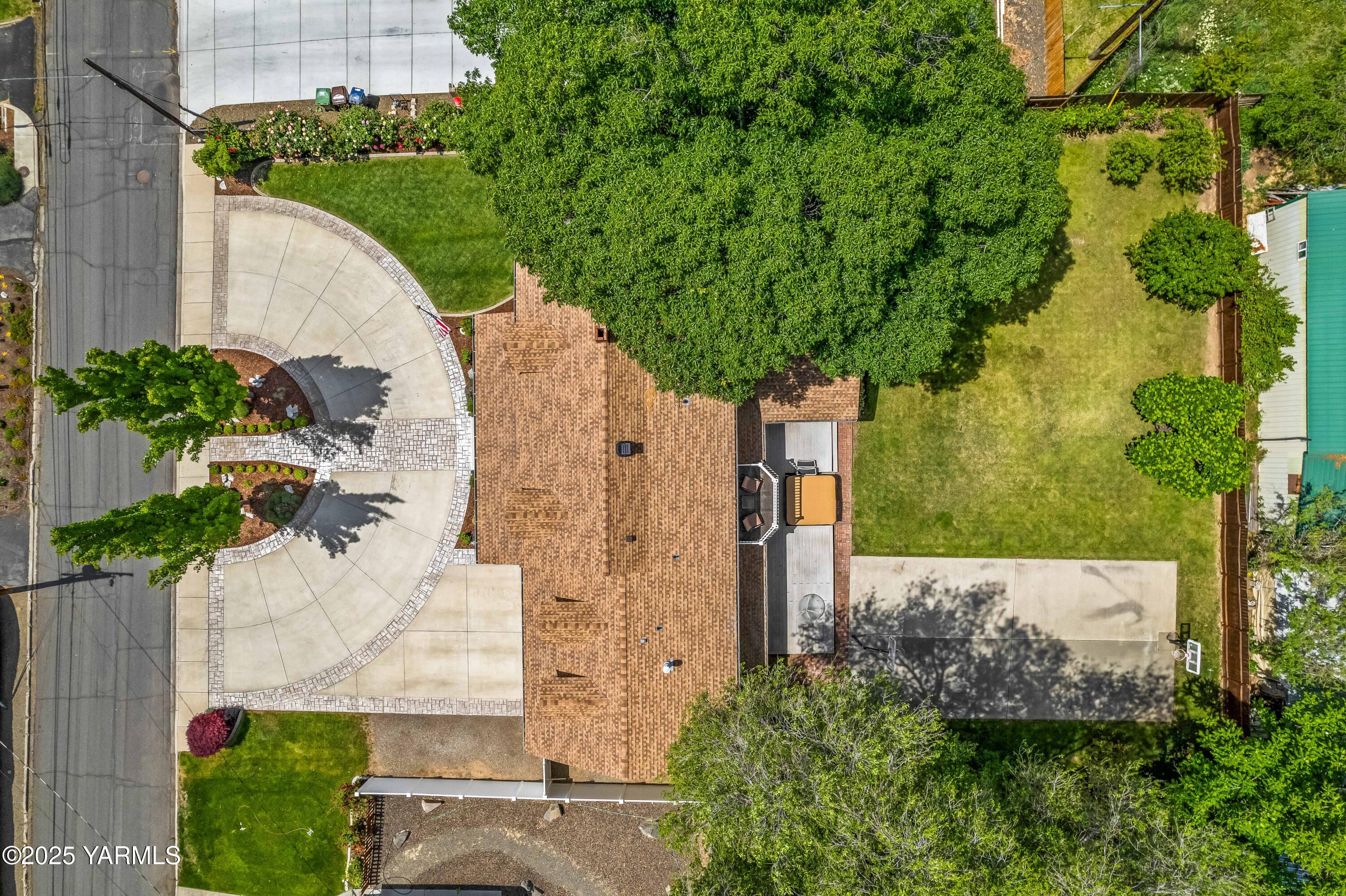 Yakima, Washington 98902, United States, 5 Bedrooms Bedrooms, ,3 BathroomsBathrooms,Residential,Active,125518