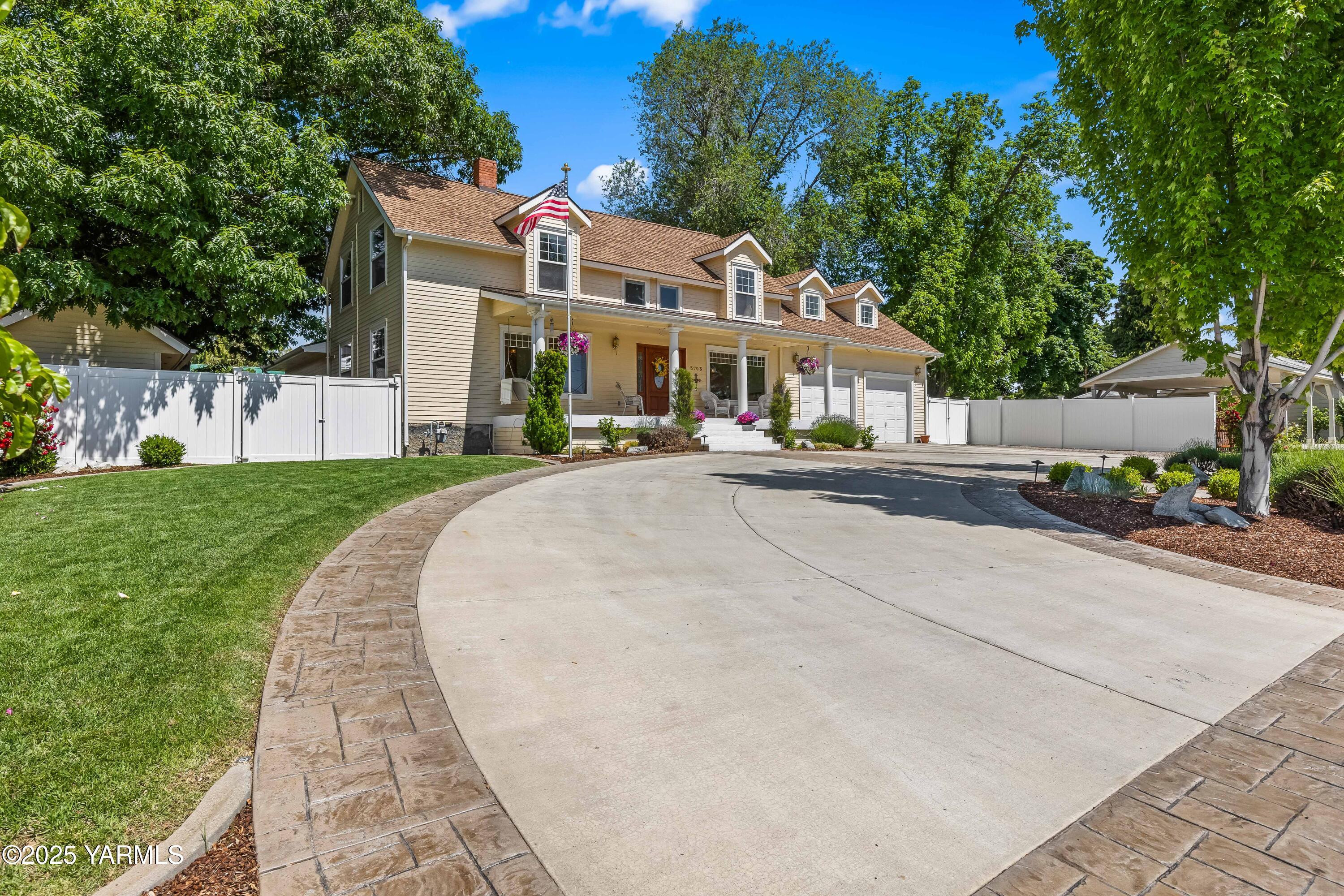 Yakima, Washington 98902, United States, 5 Bedrooms Bedrooms, ,3 BathroomsBathrooms,Residential,Active,125518