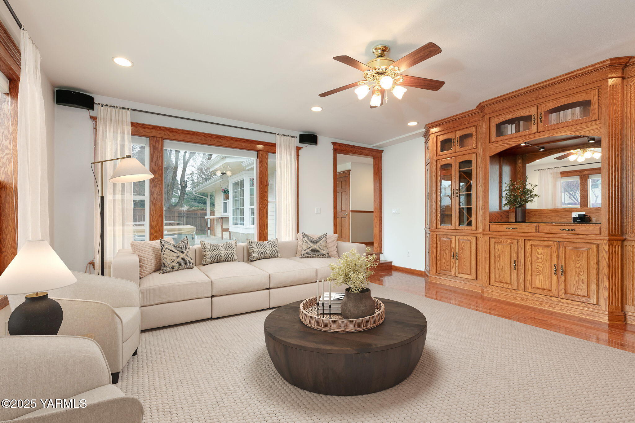 Yakima, Washington 98902, United States, 5 Bedrooms Bedrooms, ,3 BathroomsBathrooms,Residential,Active,125518