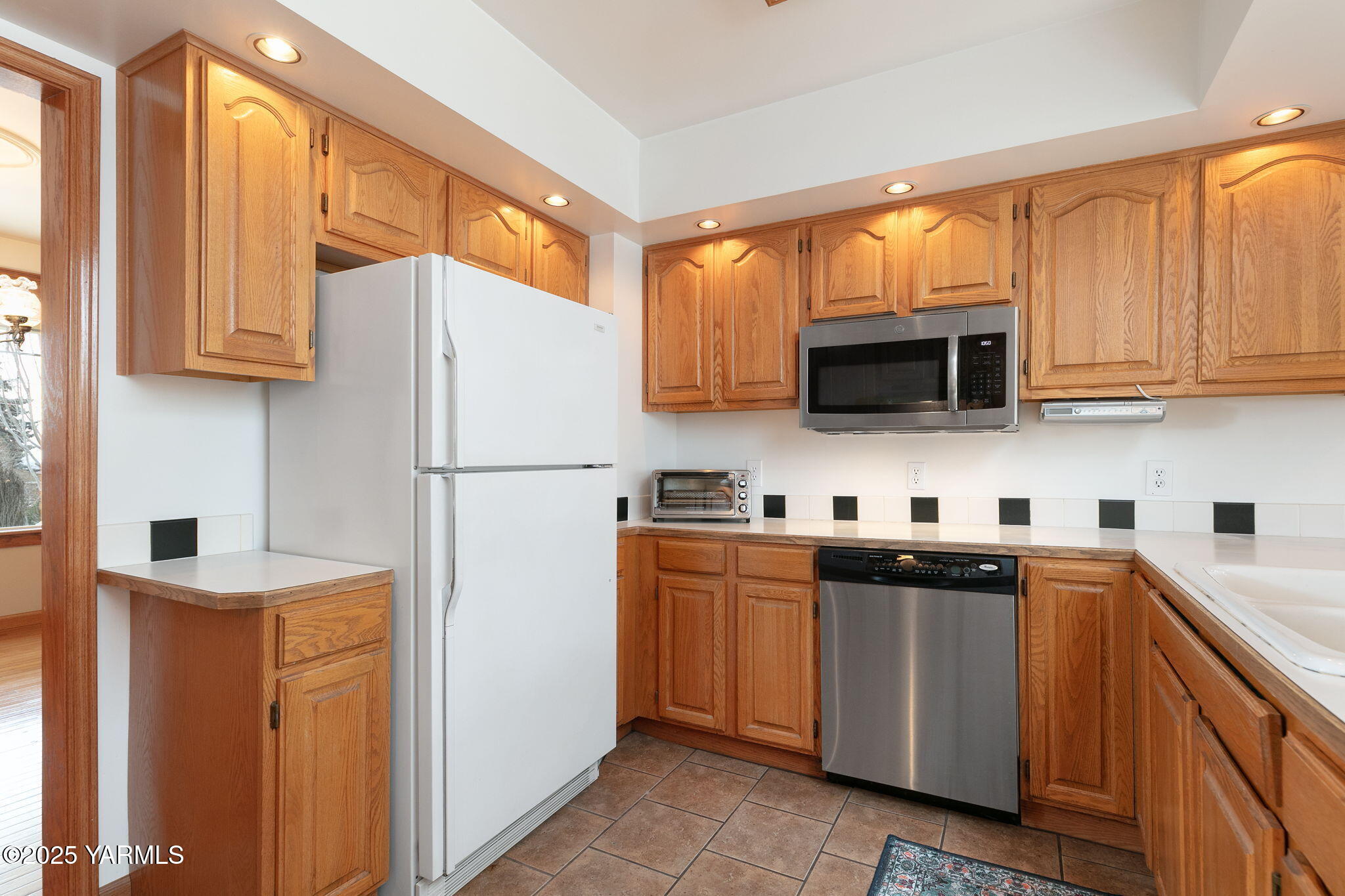 Yakima, Washington 98902, United States, 5 Bedrooms Bedrooms, ,3 BathroomsBathrooms,Residential,Active,125518