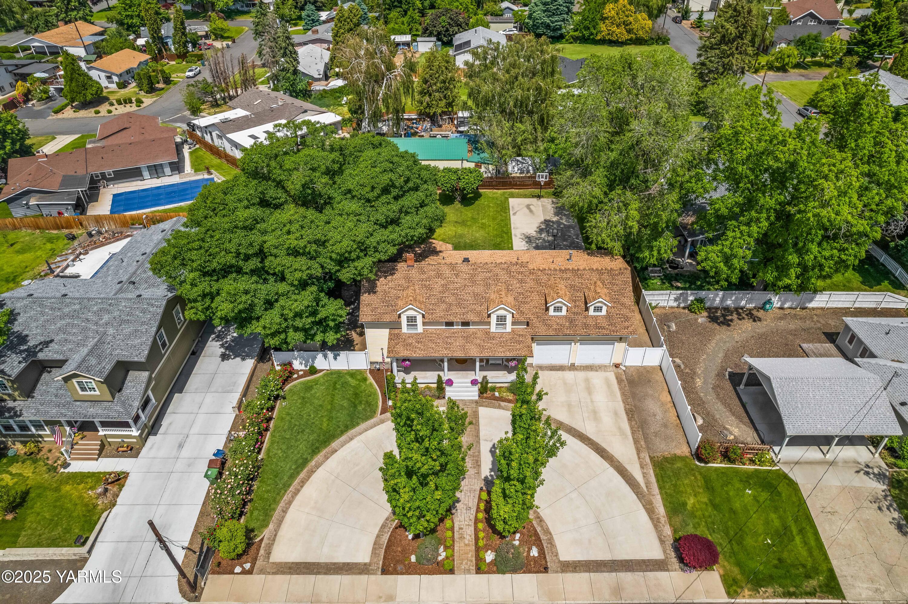 Yakima, Washington 98902, United States, 5 Bedrooms Bedrooms, ,3 BathroomsBathrooms,Residential,Active,125518