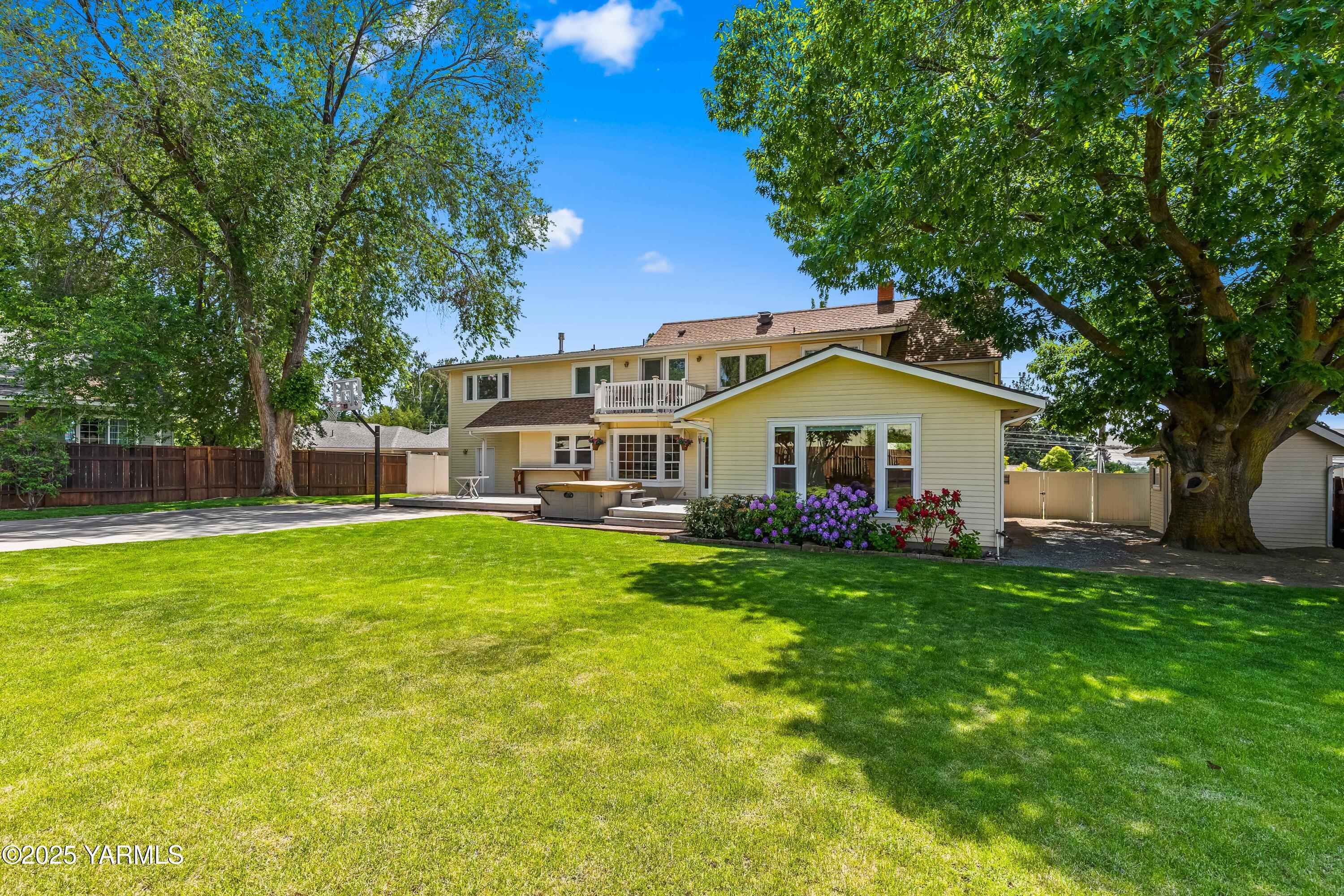 Yakima, Washington 98902, United States, 5 Bedrooms Bedrooms, ,3 BathroomsBathrooms,Residential,Active,125518