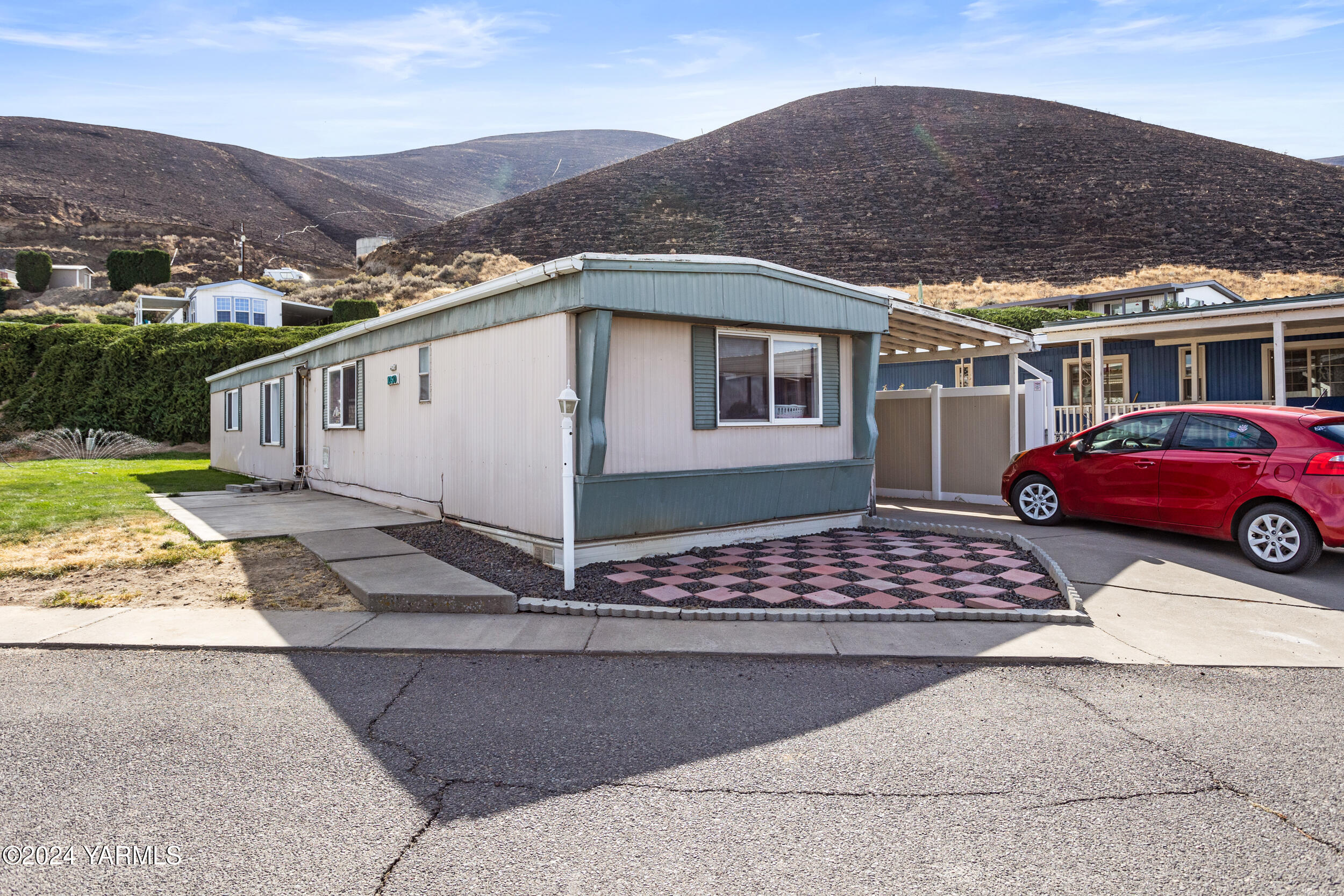 Moxee, Washington 98936, United States, 2 Bedrooms Bedrooms, ,2 BathroomsBathrooms,Residential,Active,32681