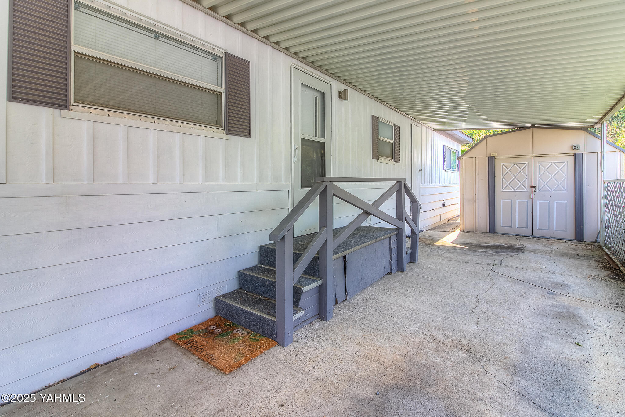 Moxee, Washington 98936, United States, 2 Bedrooms Bedrooms, ,2 BathroomsBathrooms,Residential,Pending,199651