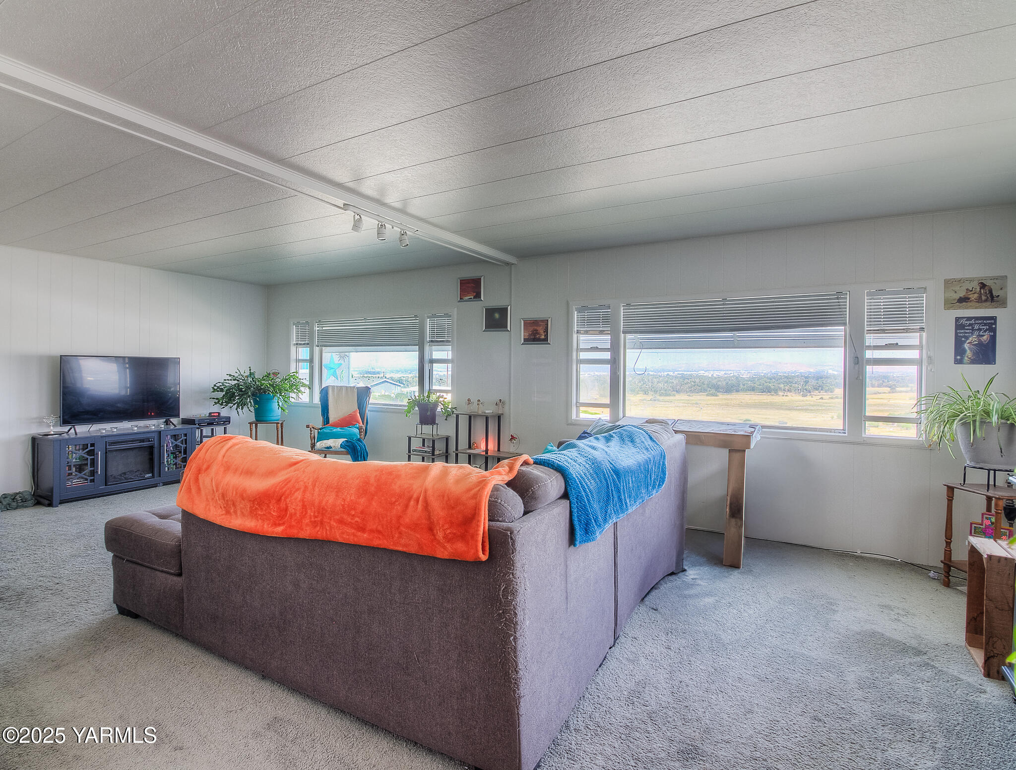 Moxee, Washington 98936, United States, 2 Bedrooms Bedrooms, ,2 BathroomsBathrooms,Residential,Pending,199651