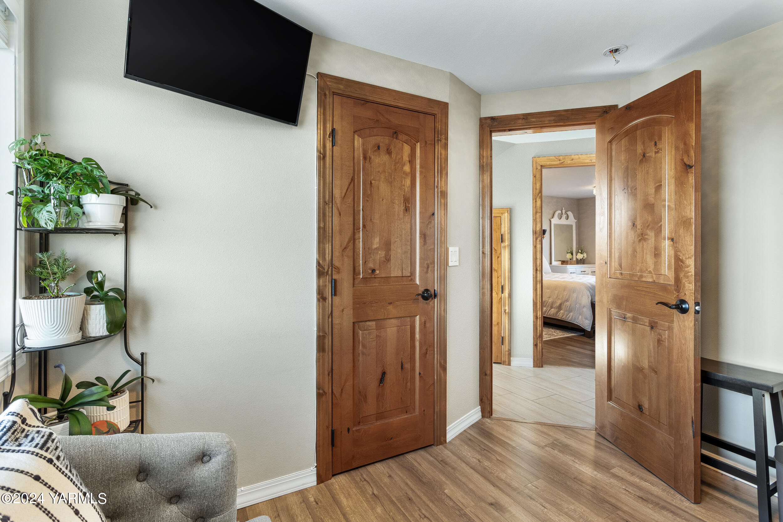 Yakima, Washington 98908, United States, 3 Bedrooms Bedrooms, ,2 BathroomsBathrooms,Residential,Pending,39830