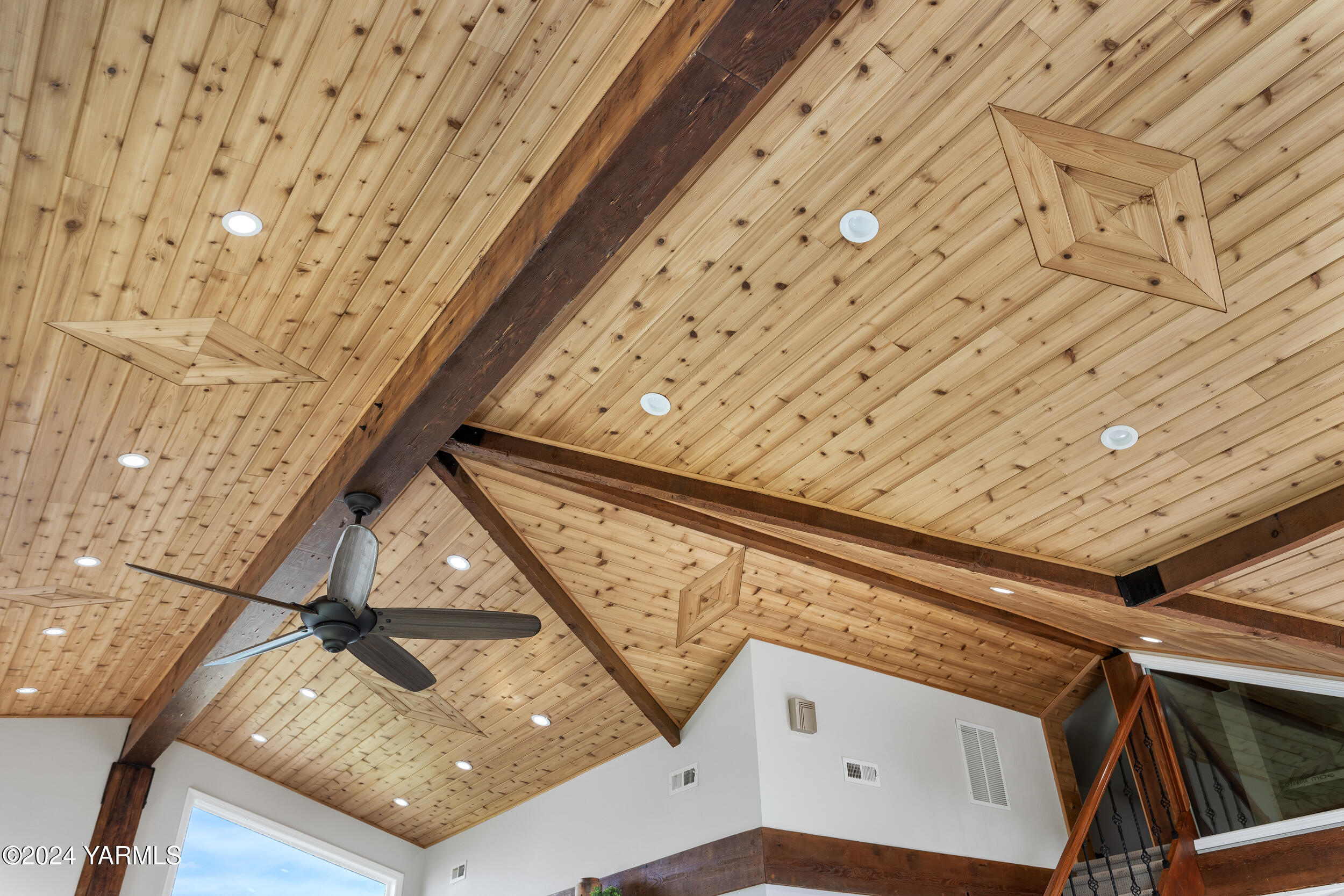 Yakima, Washington 98908, United States, 3 Bedrooms Bedrooms, ,2 BathroomsBathrooms,Residential,Pending,39830