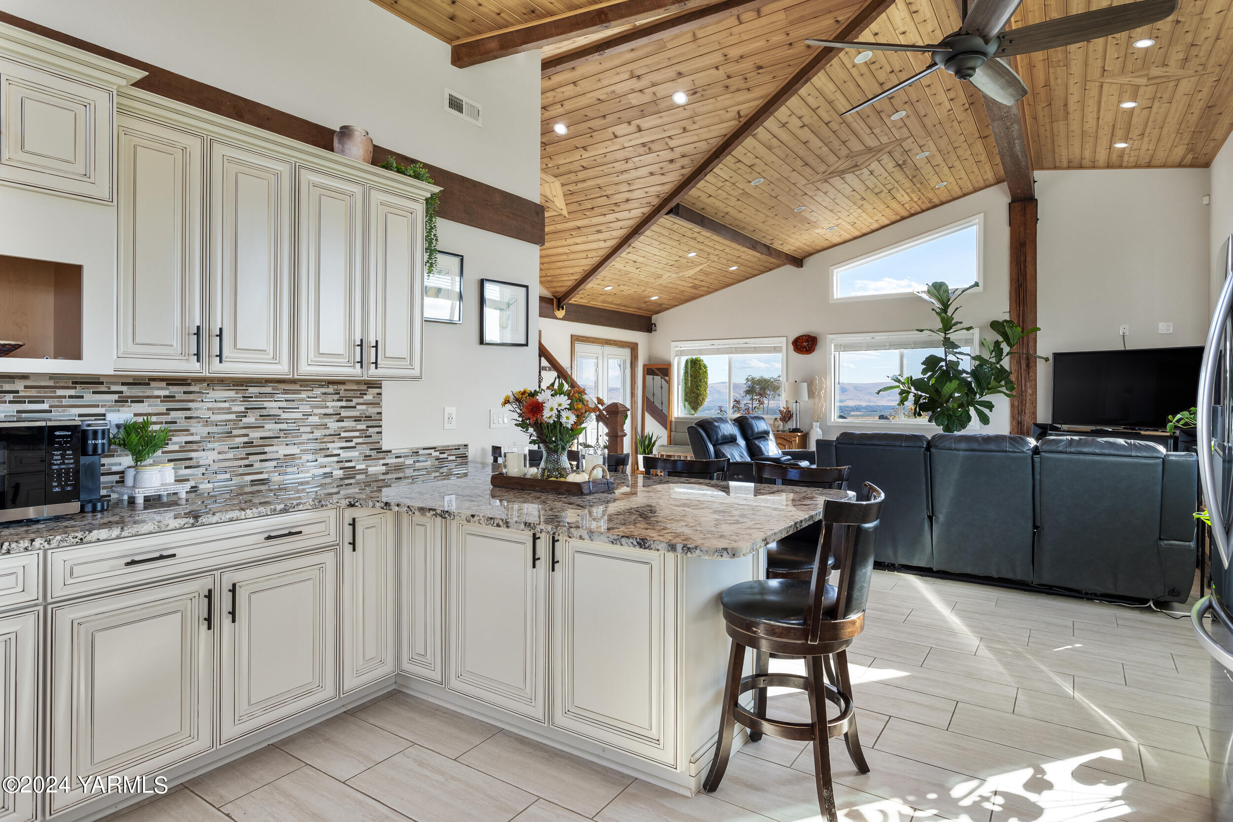 Yakima, Washington 98908, United States, 3 Bedrooms Bedrooms, ,2 BathroomsBathrooms,Residential,Pending,39830