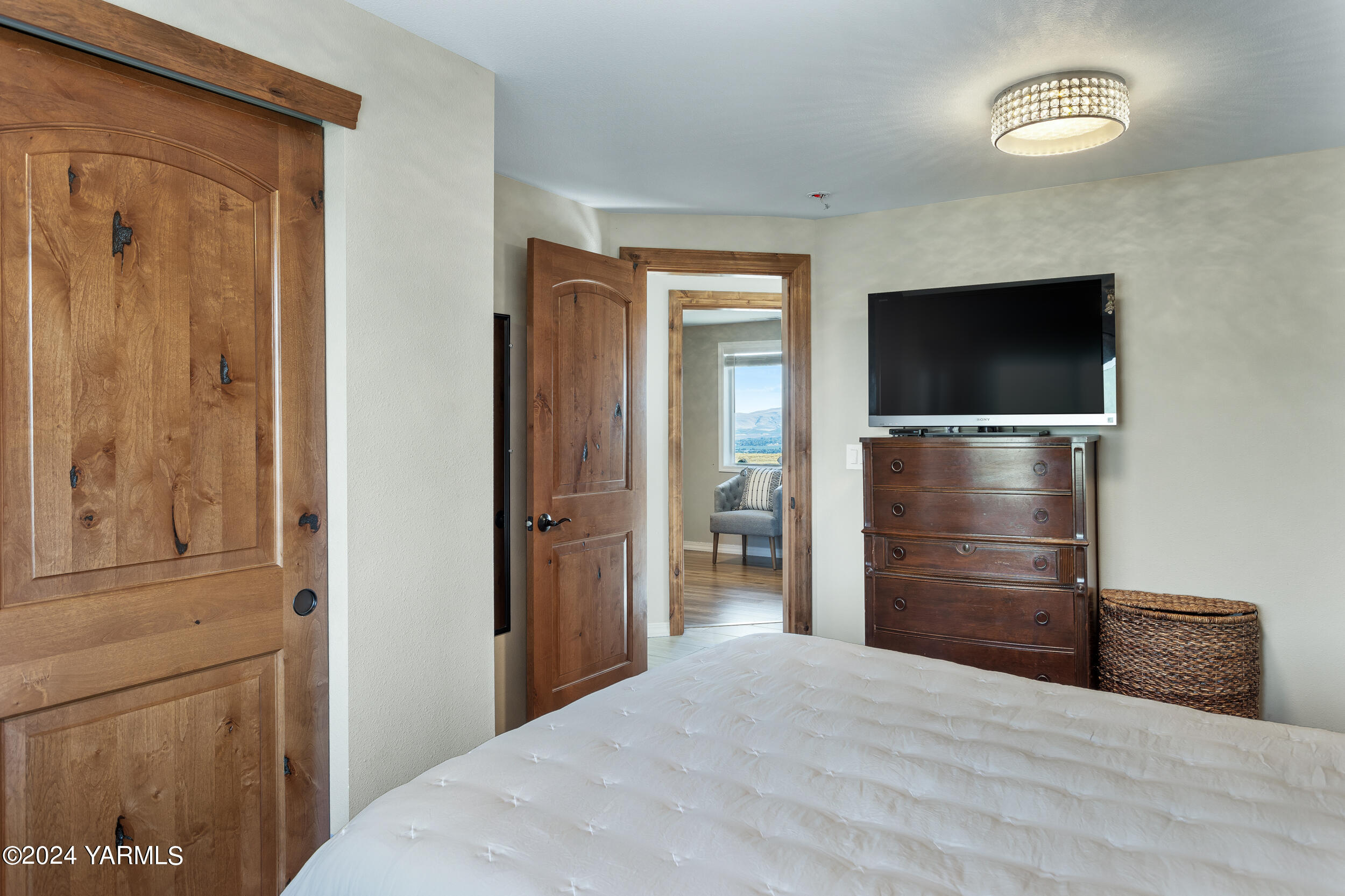 Yakima, Washington 98908, United States, 3 Bedrooms Bedrooms, ,2 BathroomsBathrooms,Residential,Pending,39830