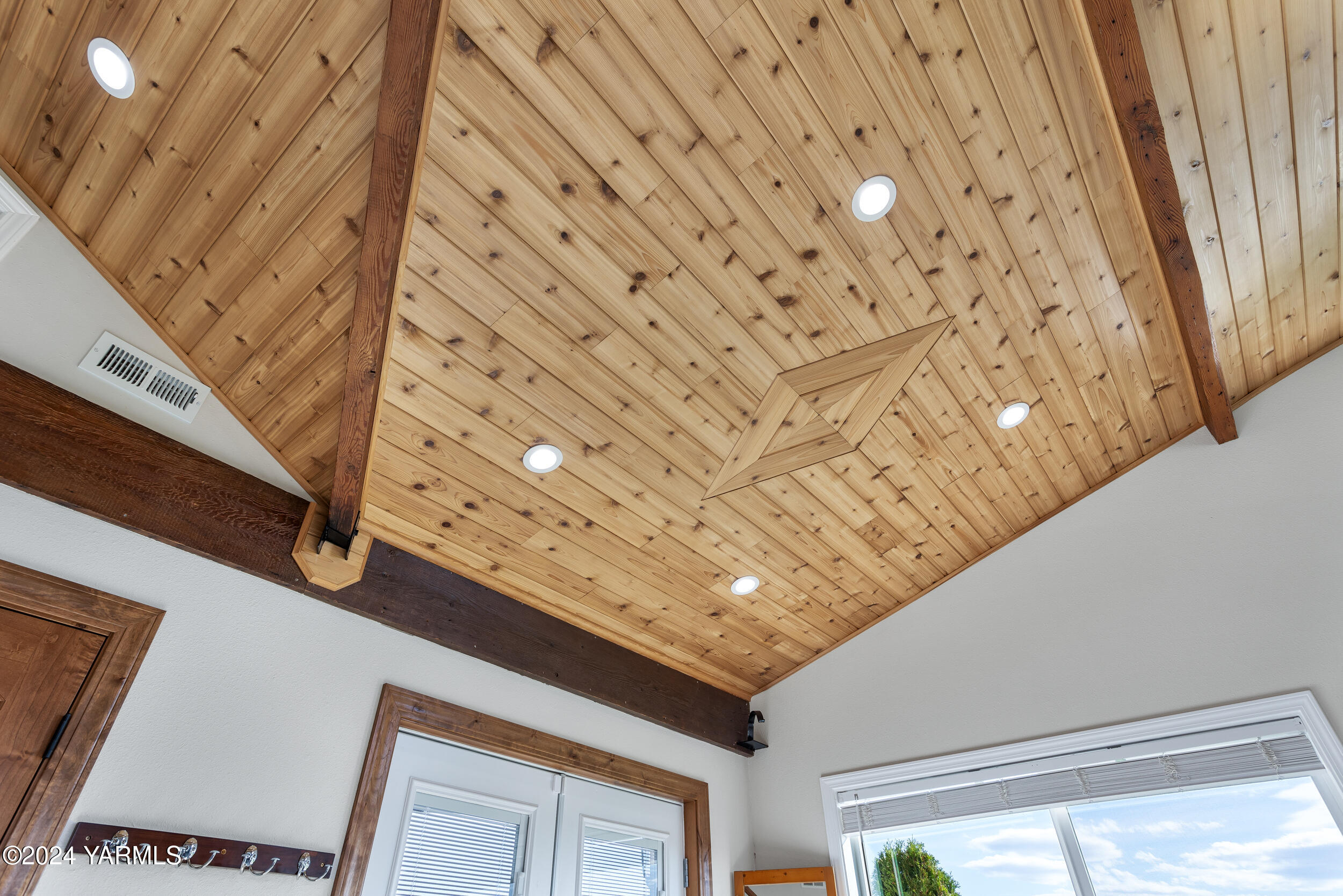 Yakima, Washington 98908, United States, 3 Bedrooms Bedrooms, ,2 BathroomsBathrooms,Residential,Pending,39830