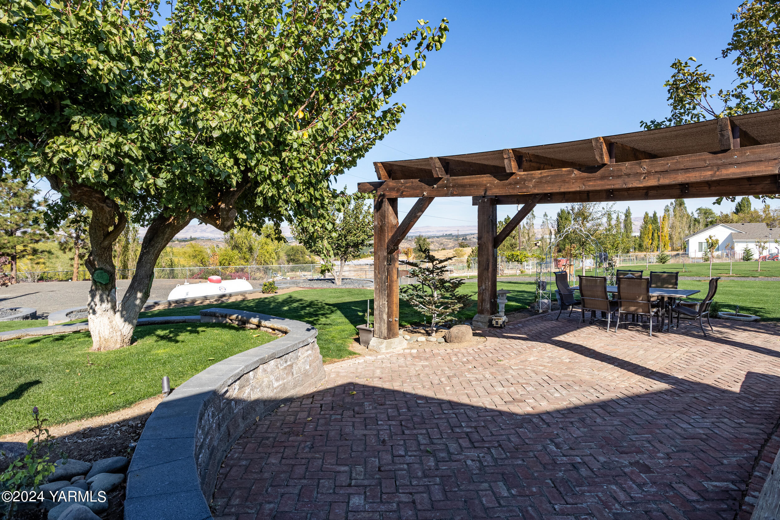 Yakima, Washington 98908, United States, 3 Bedrooms Bedrooms, ,2 BathroomsBathrooms,Residential,Pending,39830