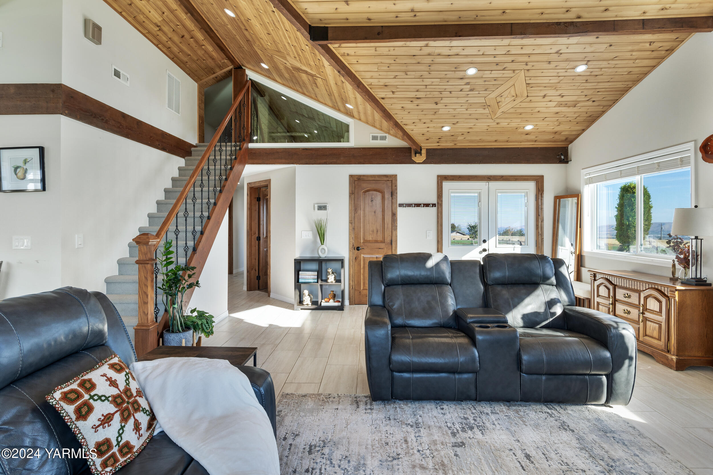 Yakima, Washington 98908, United States, 3 Bedrooms Bedrooms, ,2 BathroomsBathrooms,Residential,Pending,39830