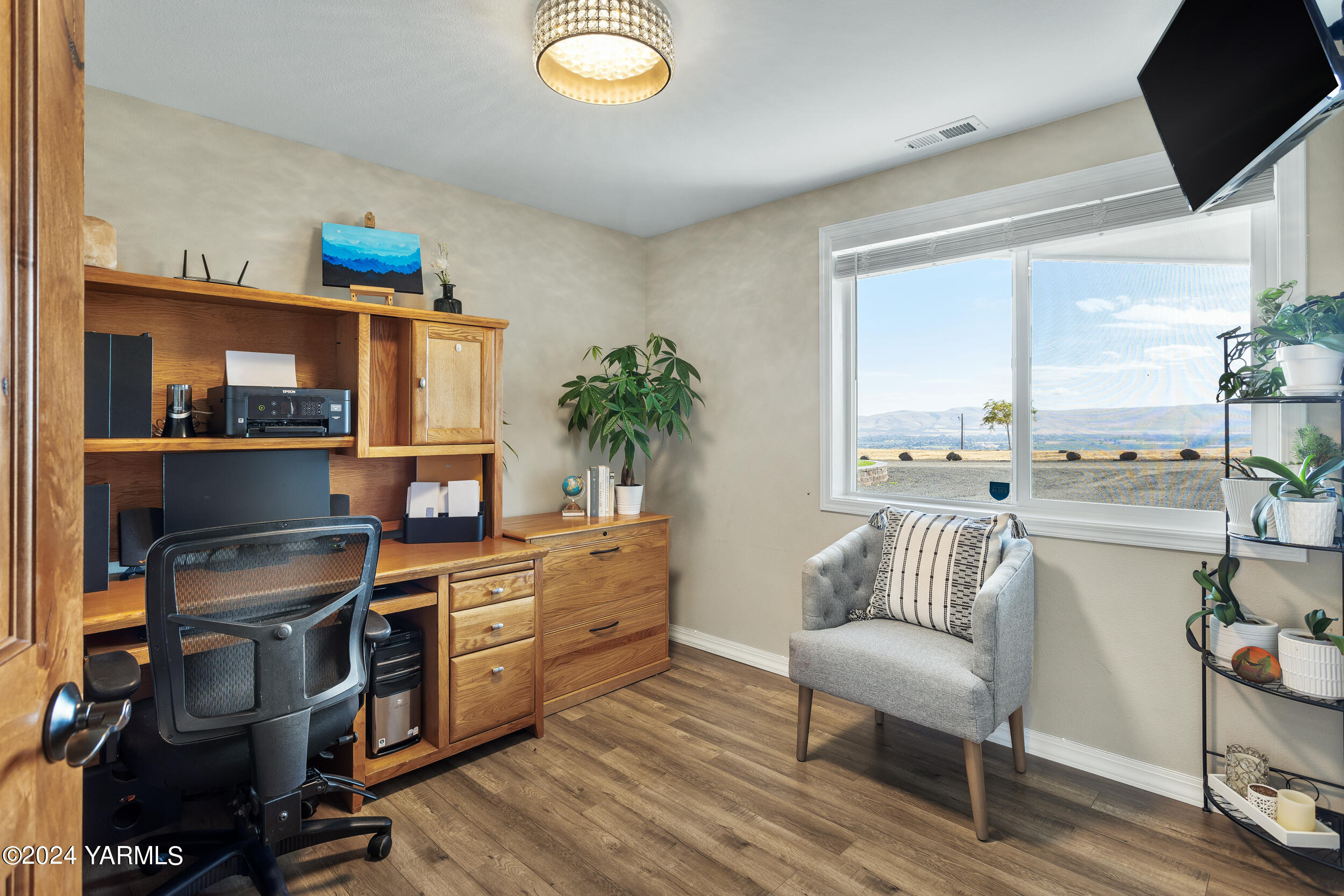 Yakima, Washington 98908, United States, 3 Bedrooms Bedrooms, ,2 BathroomsBathrooms,Residential,Pending,39830