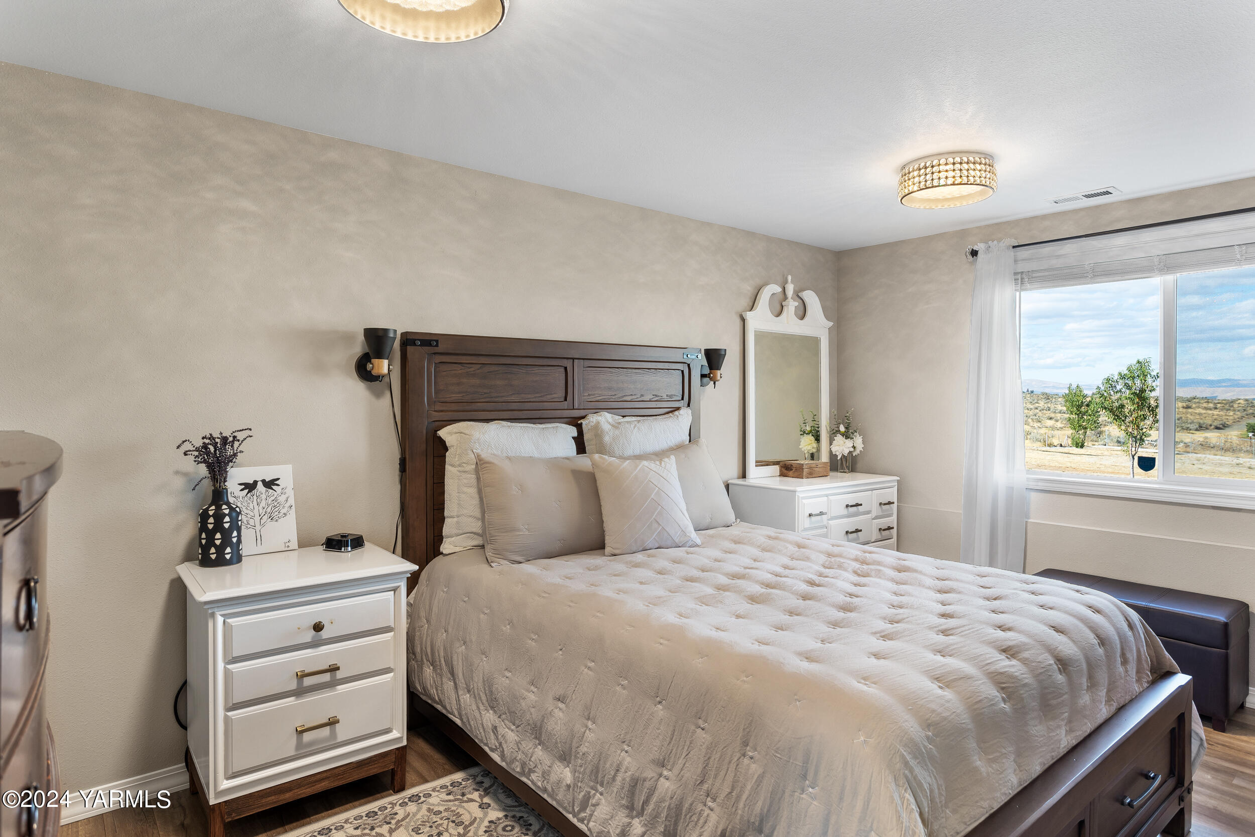 Yakima, Washington 98908, United States, 3 Bedrooms Bedrooms, ,2 BathroomsBathrooms,Residential,Pending,39830