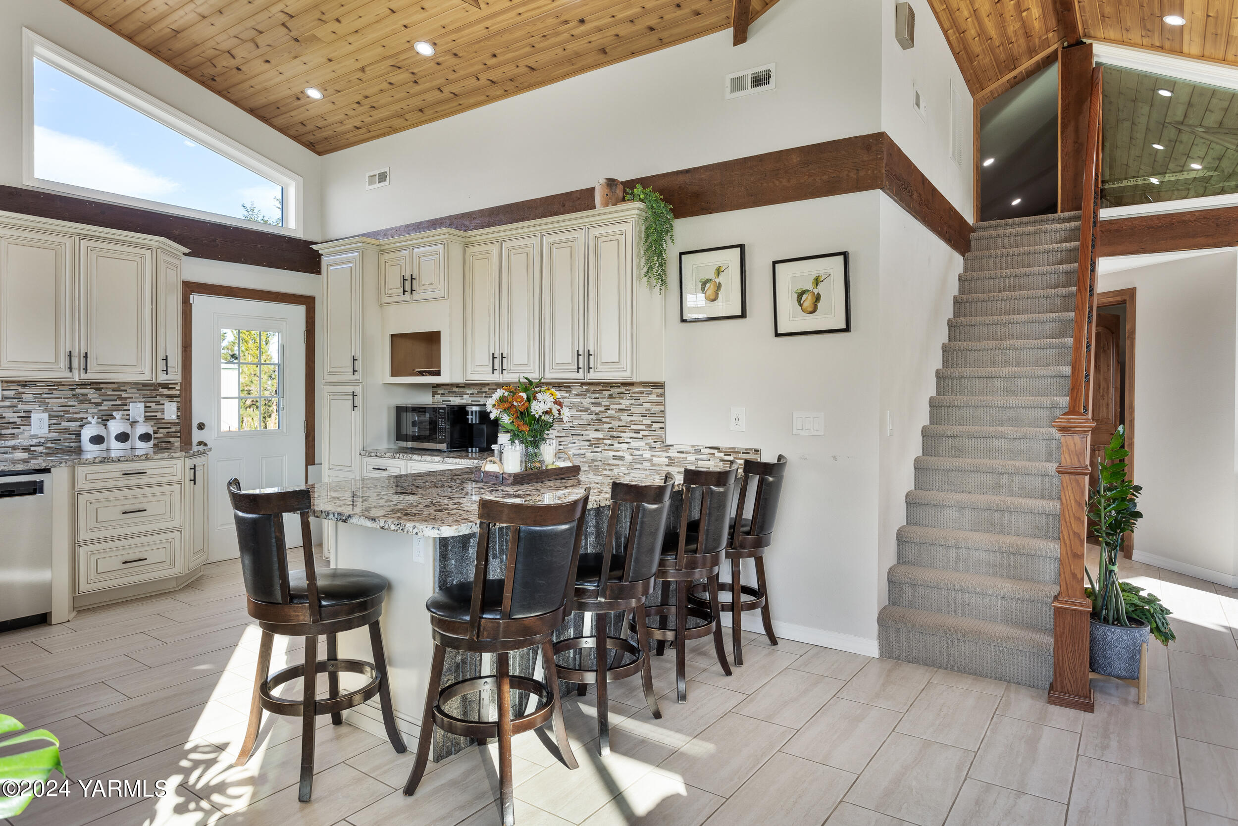 Yakima, Washington 98908, United States, 3 Bedrooms Bedrooms, ,2 BathroomsBathrooms,Residential,Pending,39830