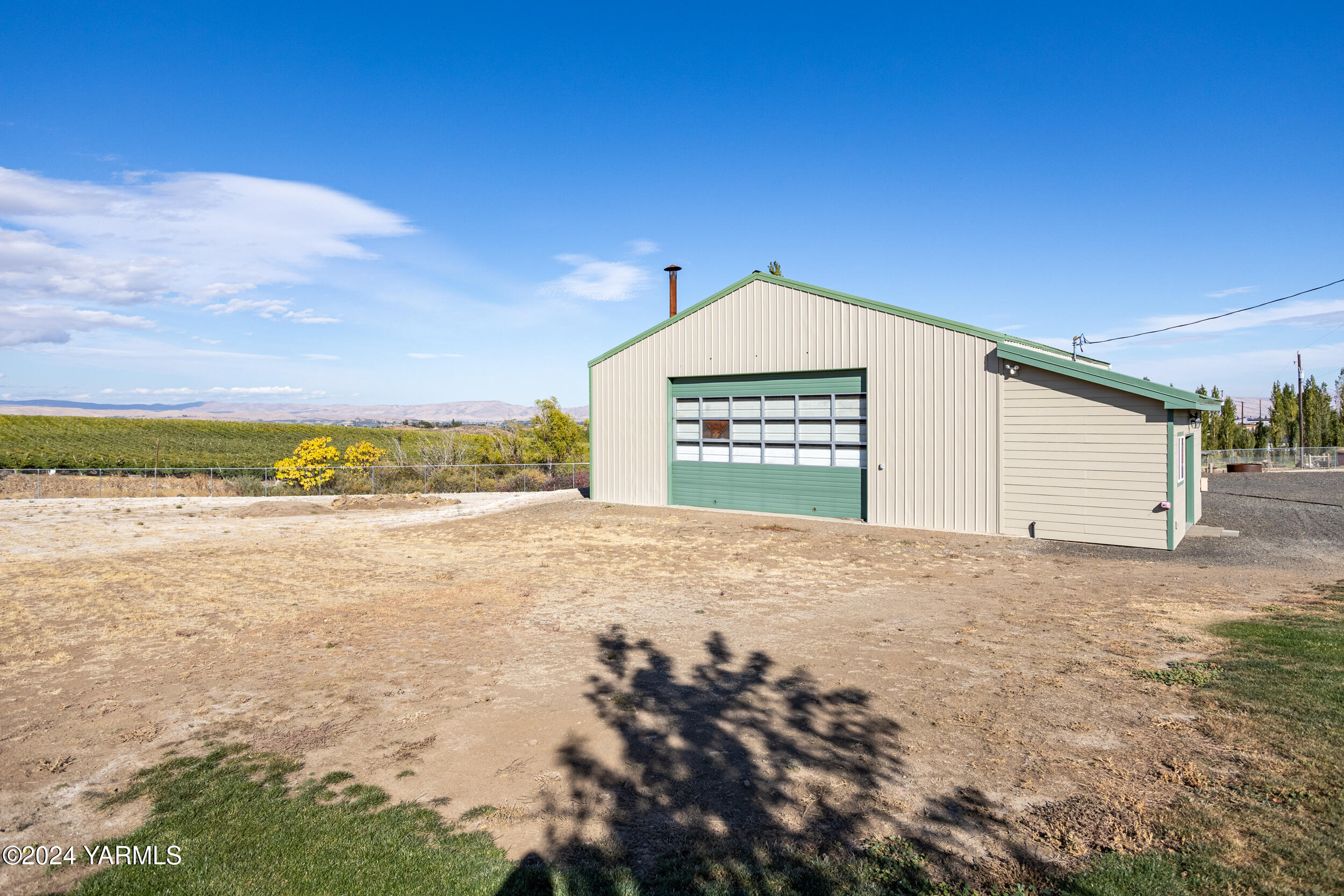 Yakima, Washington 98908, United States, 3 Bedrooms Bedrooms, ,2 BathroomsBathrooms,Residential,Pending,39830