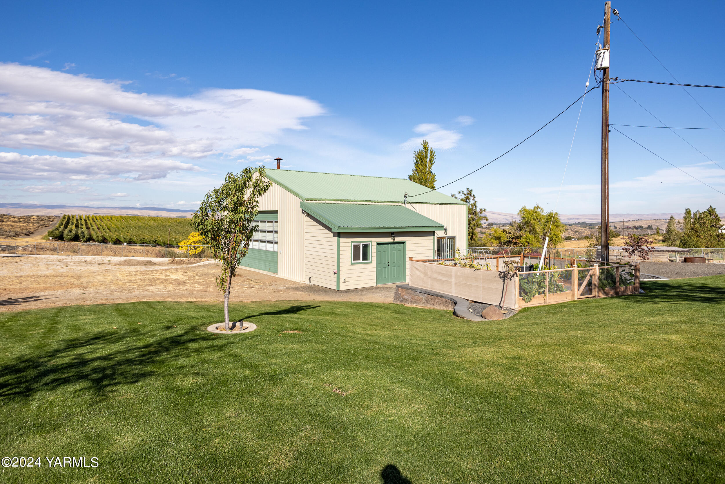 Yakima, Washington 98908, United States, 3 Bedrooms Bedrooms, ,2 BathroomsBathrooms,Residential,Pending,39830