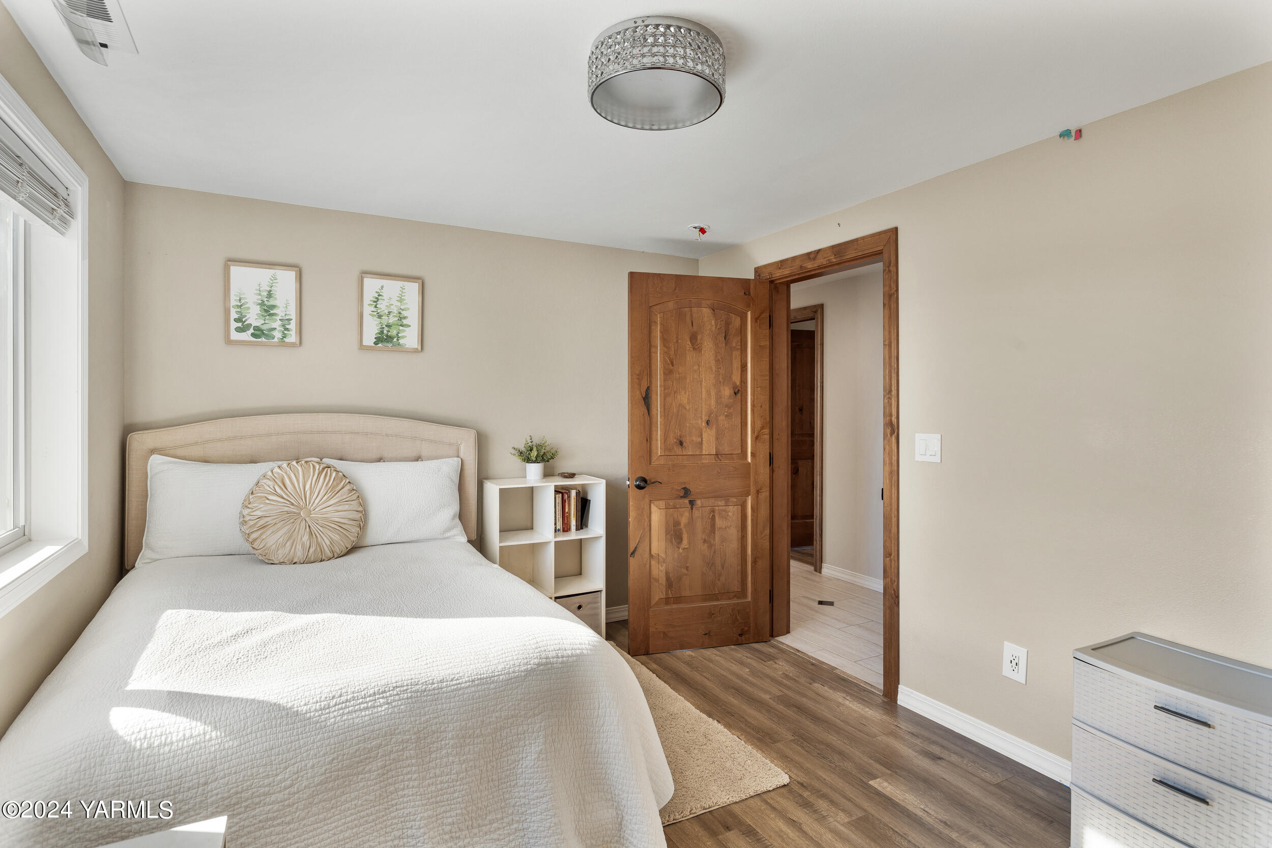 Yakima, Washington 98908, United States, 3 Bedrooms Bedrooms, ,2 BathroomsBathrooms,Residential,Pending,39830