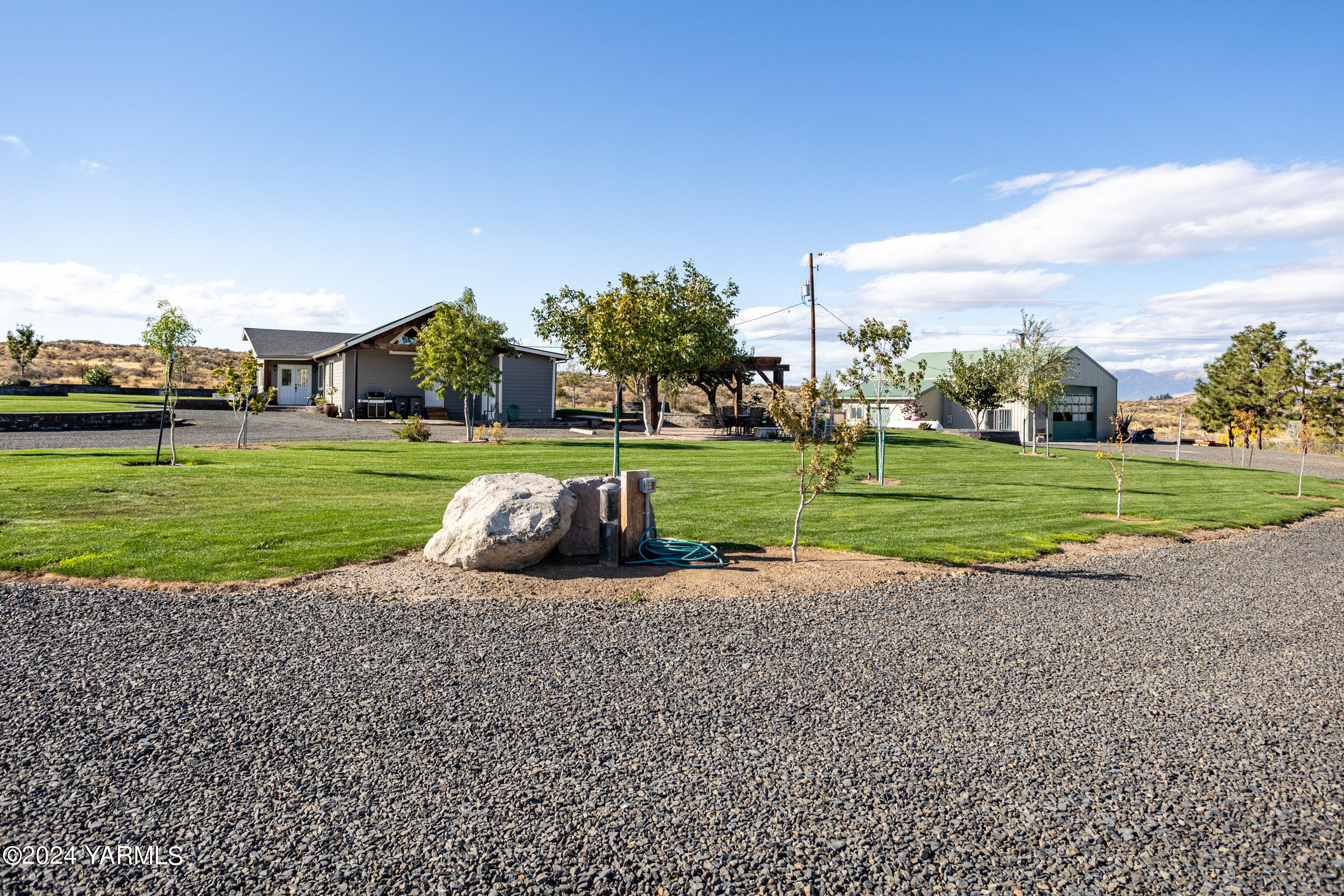 Yakima, Washington 98908, United States, 3 Bedrooms Bedrooms, ,2 BathroomsBathrooms,Residential,Pending,39830