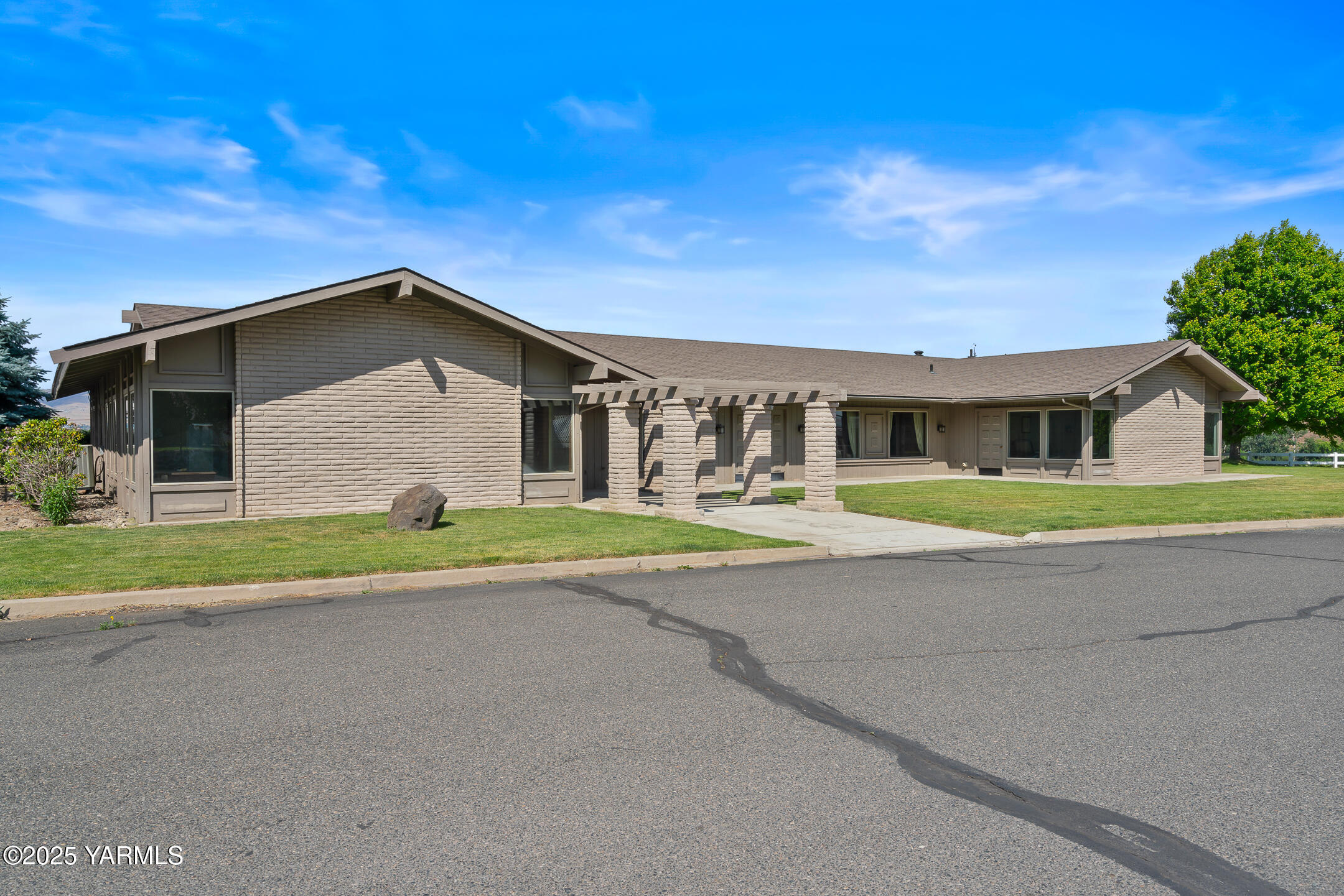 Union Gap, Washington 98903, United States, 3 Bedrooms Bedrooms, ,2 BathroomsBathrooms,Residential,Pending,144604