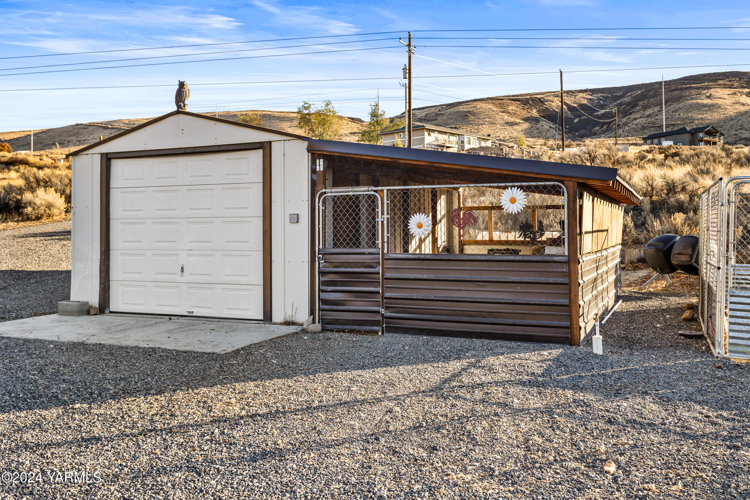 Yakima, Washington 98901, United States, 3 Bedrooms Bedrooms, ,2 BathroomsBathrooms,Residential,Pending,34353