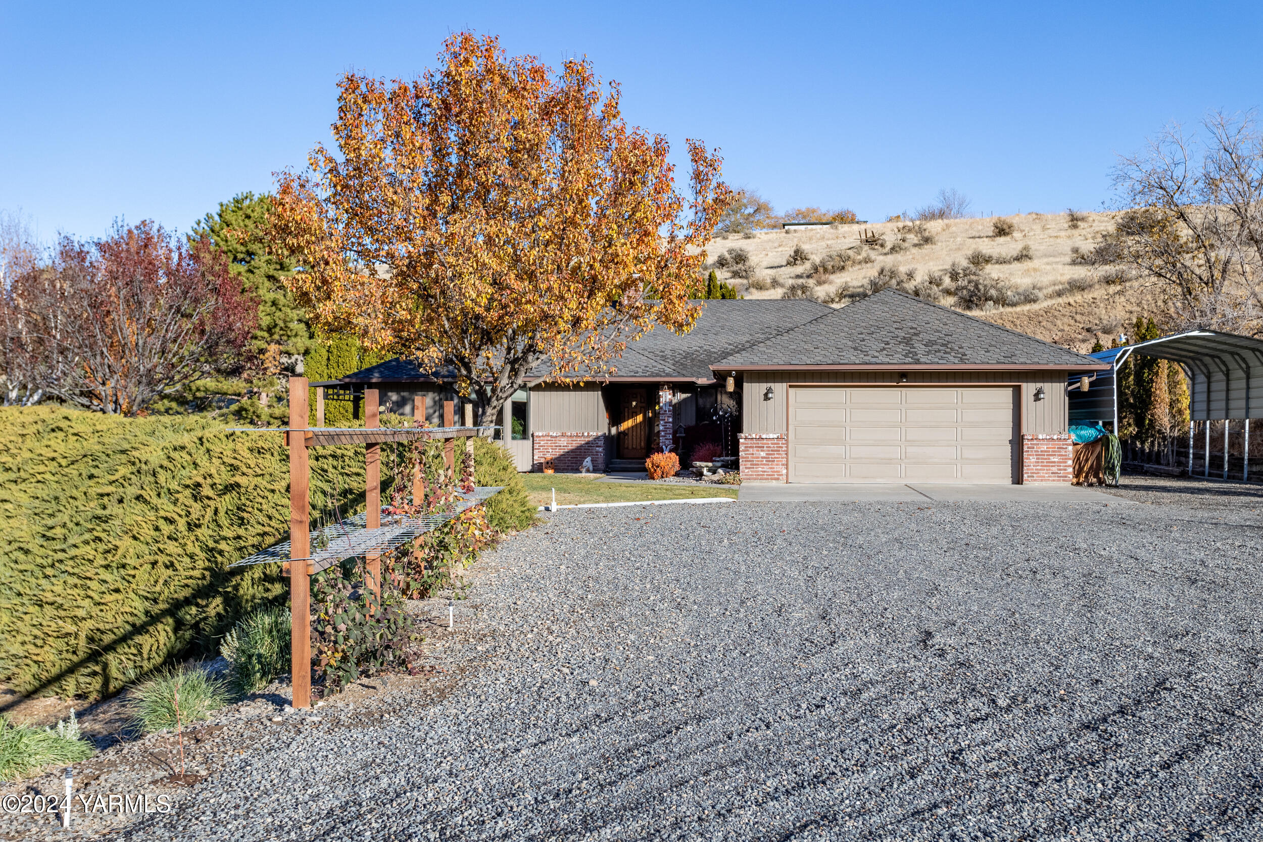 Yakima, Washington 98901, United States, 3 Bedrooms Bedrooms, ,2 BathroomsBathrooms,Residential,Pending,34353