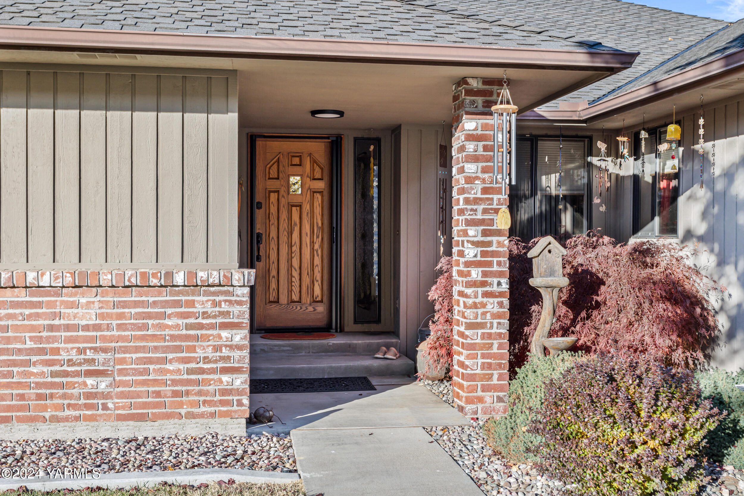 Yakima, Washington 98901, United States, 3 Bedrooms Bedrooms, ,2 BathroomsBathrooms,Residential,Pending,34353