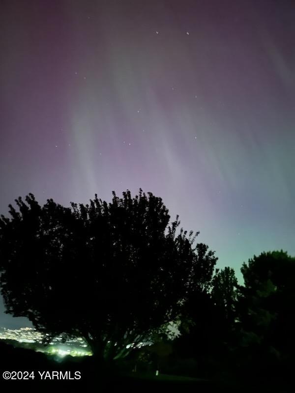 Yakima, Washington 98901, United States, 3 Bedrooms Bedrooms, ,2 BathroomsBathrooms,Residential,Pending,34353