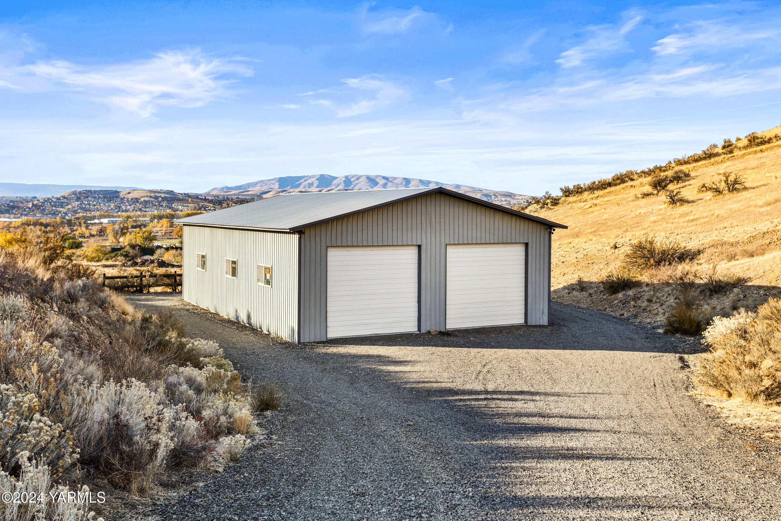 Yakima, Washington 98901, United States, 3 Bedrooms Bedrooms, ,2 BathroomsBathrooms,Residential,Pending,34353