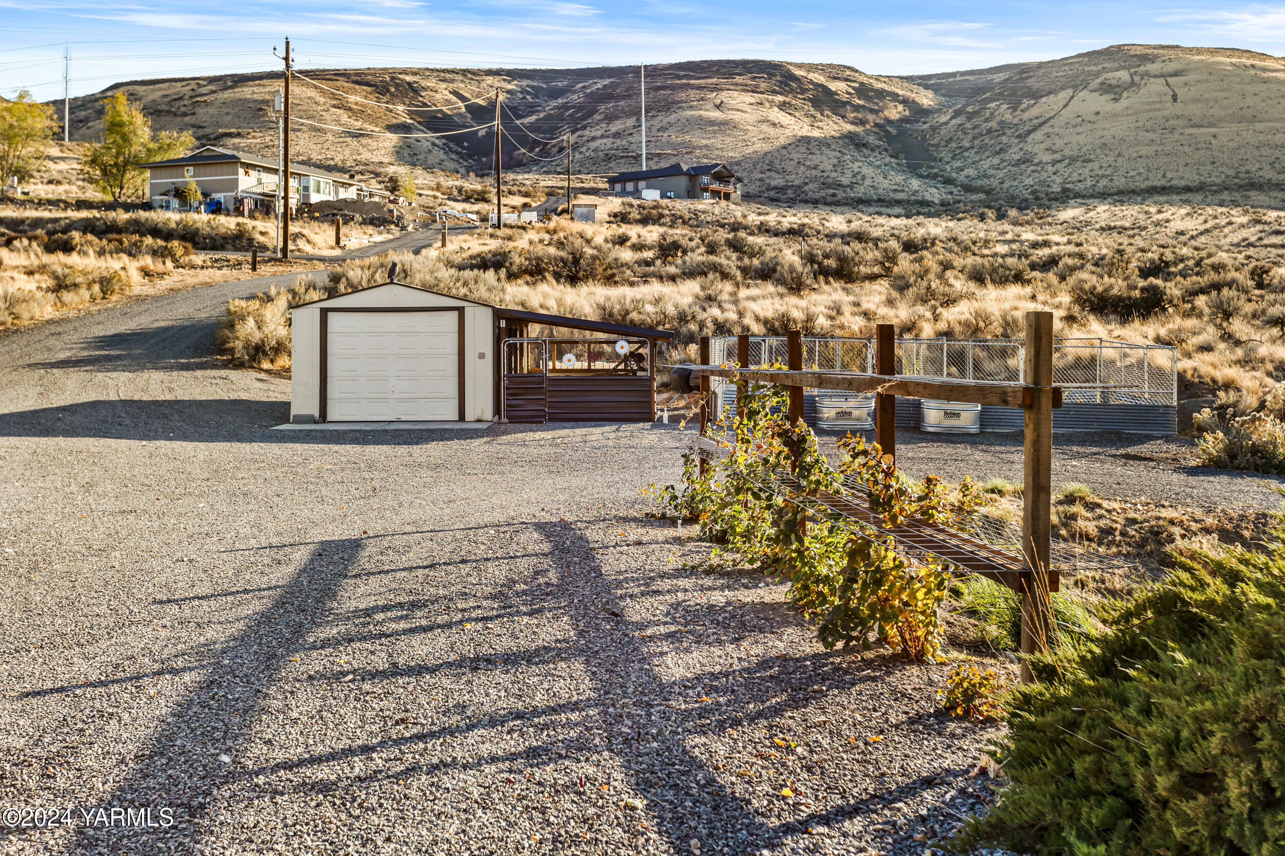 Yakima, Washington 98901, United States, 3 Bedrooms Bedrooms, ,2 BathroomsBathrooms,Residential,Pending,34353