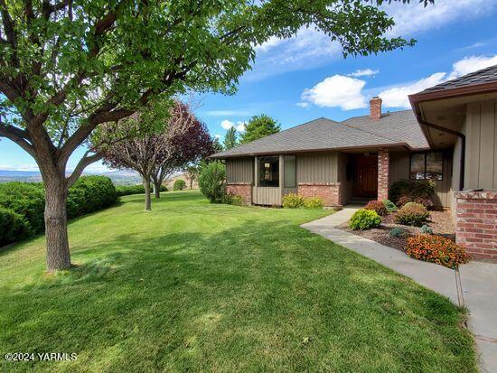 Yakima, Washington 98901, United States, 3 Bedrooms Bedrooms, ,2 BathroomsBathrooms,Residential,Pending,34353