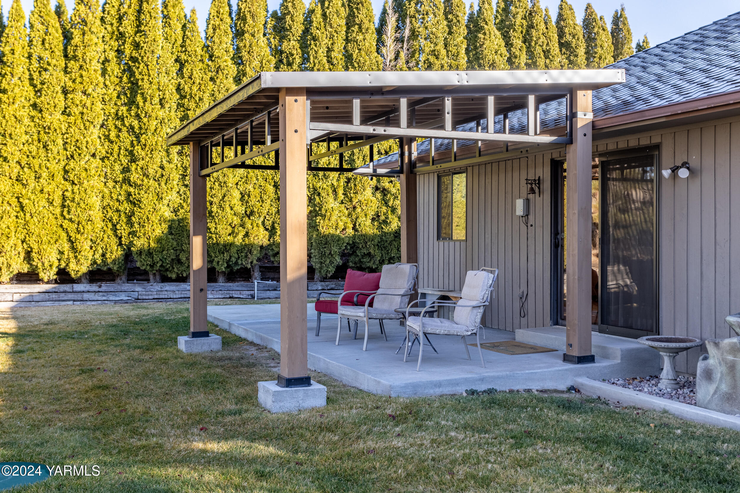 Yakima, Washington 98901, United States, 3 Bedrooms Bedrooms, ,2 BathroomsBathrooms,Residential,Pending,34353