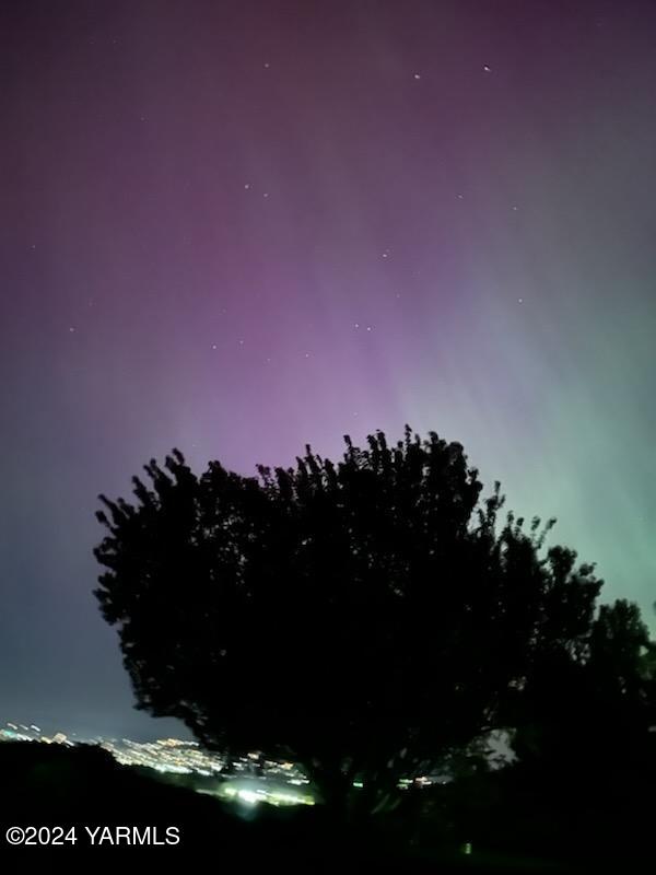 Yakima, Washington 98901, United States, 3 Bedrooms Bedrooms, ,2 BathroomsBathrooms,Residential,Pending,34353