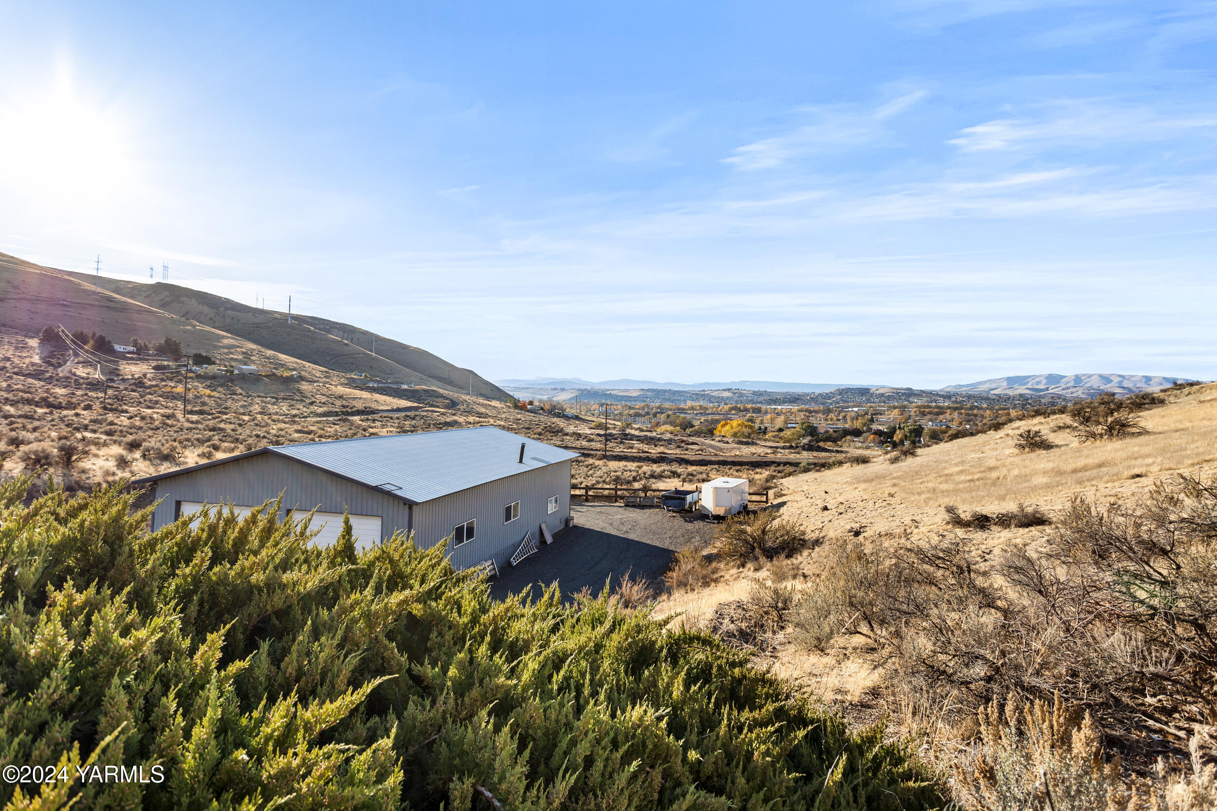 Yakima, Washington 98901, United States, 3 Bedrooms Bedrooms, ,2 BathroomsBathrooms,Residential,Pending,34353